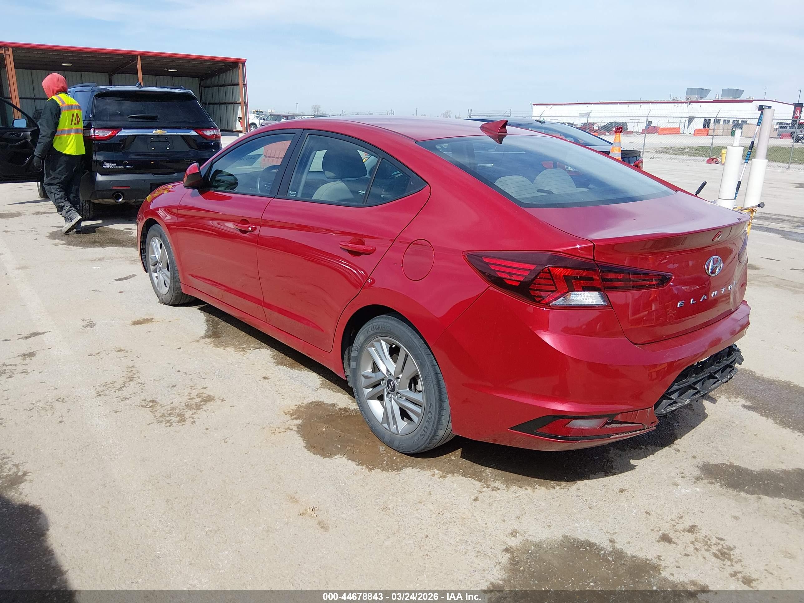 HYUNDAI ELANTRA image 3