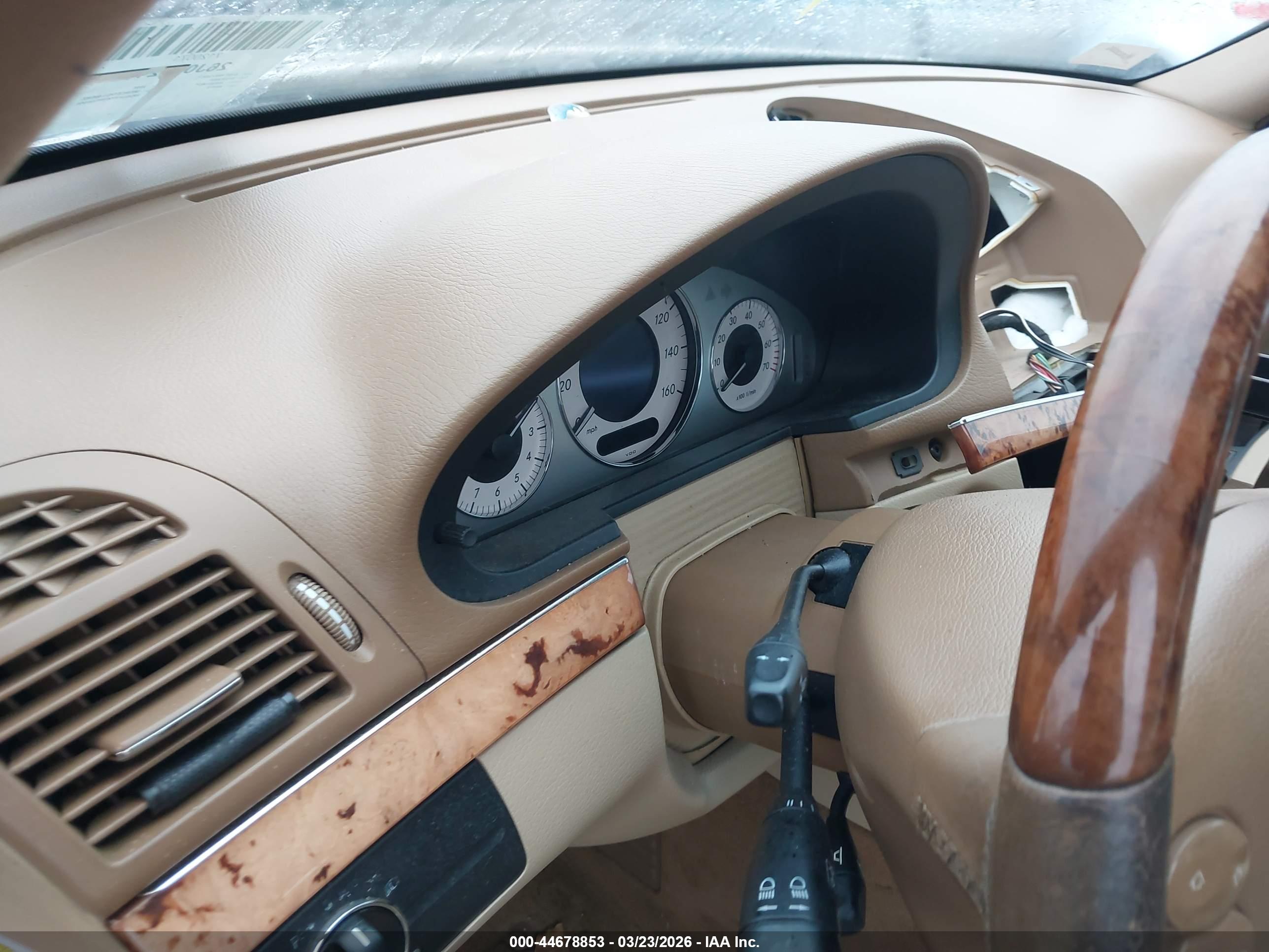 MERCEDES-BENZ E image 7
