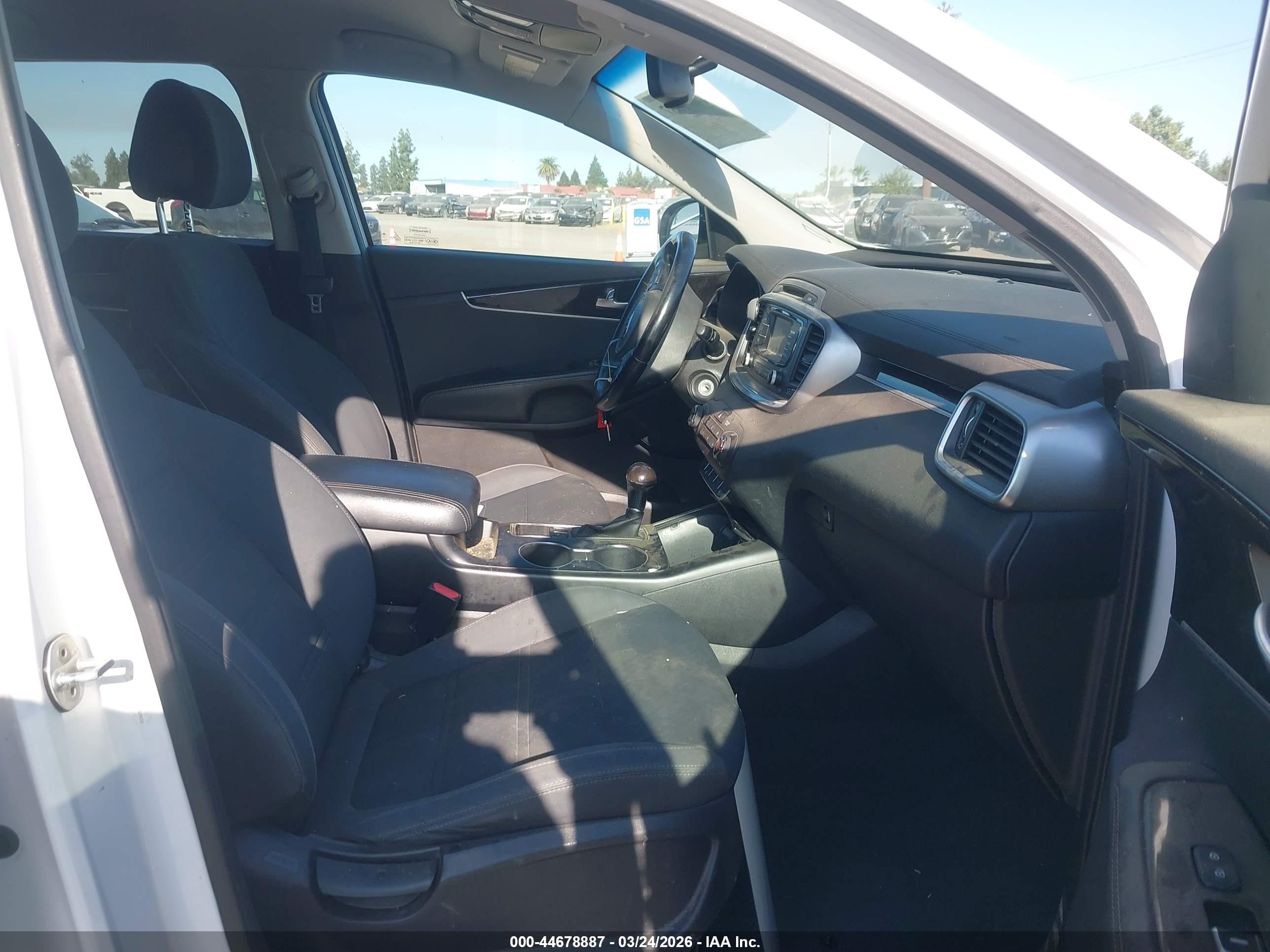KIA SORENTO image 5
