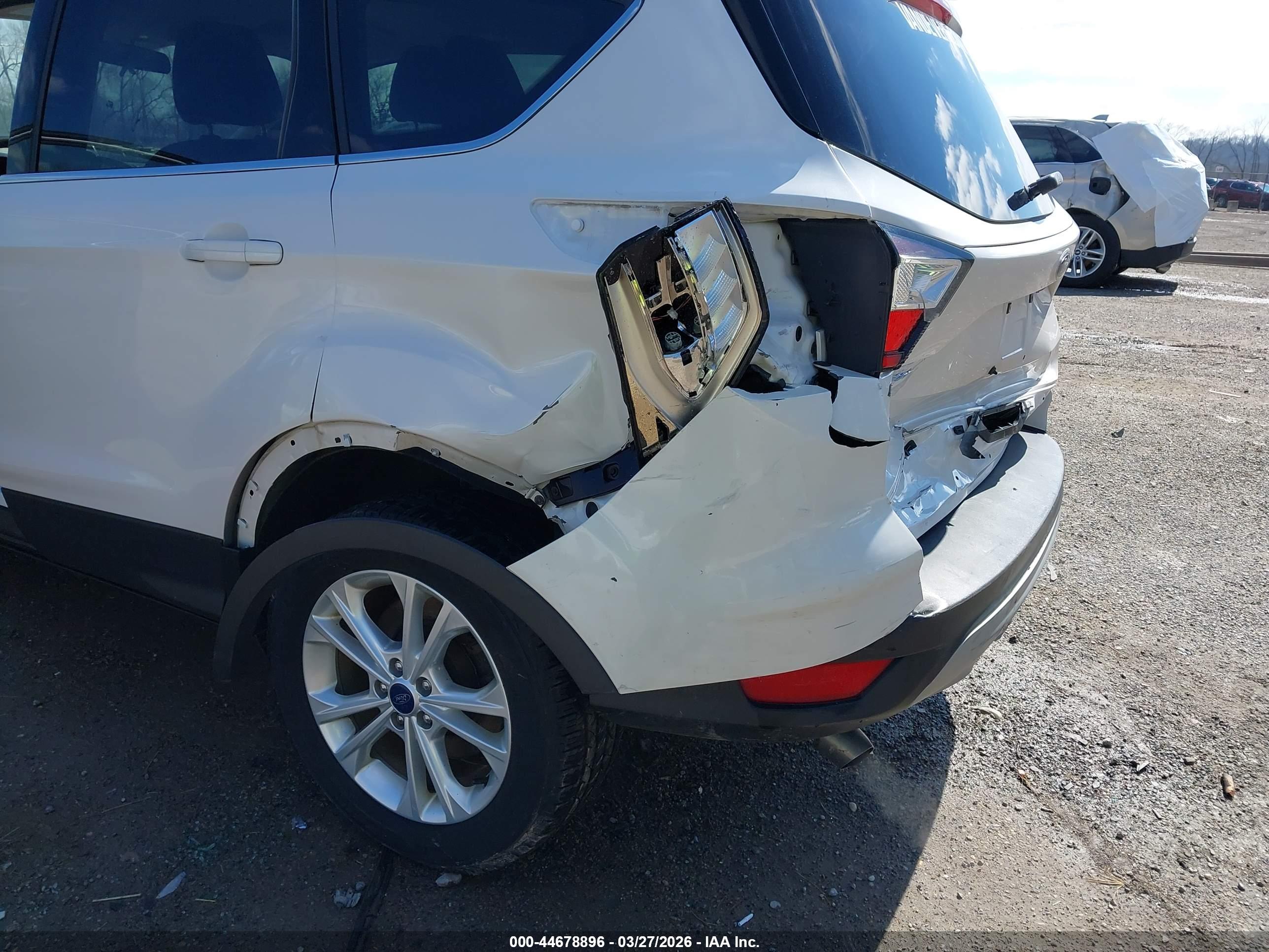 FORD ESCAPE image 6