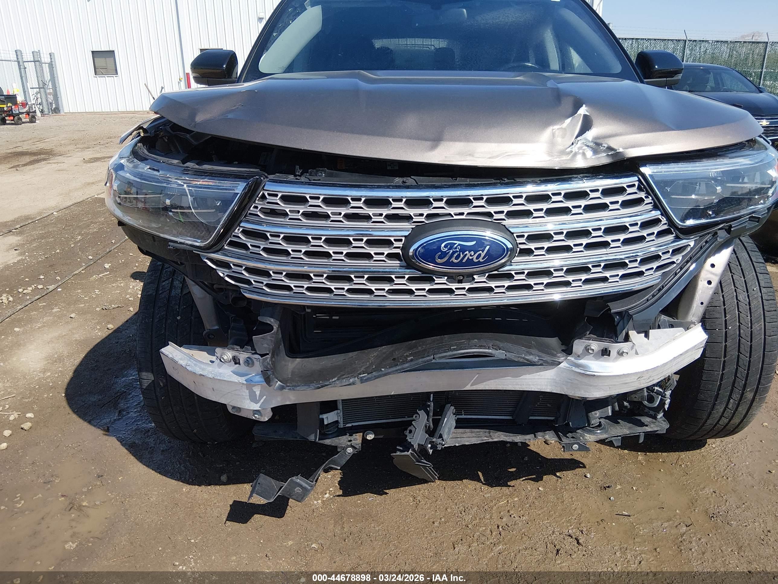 FORD EXPLORER image 6