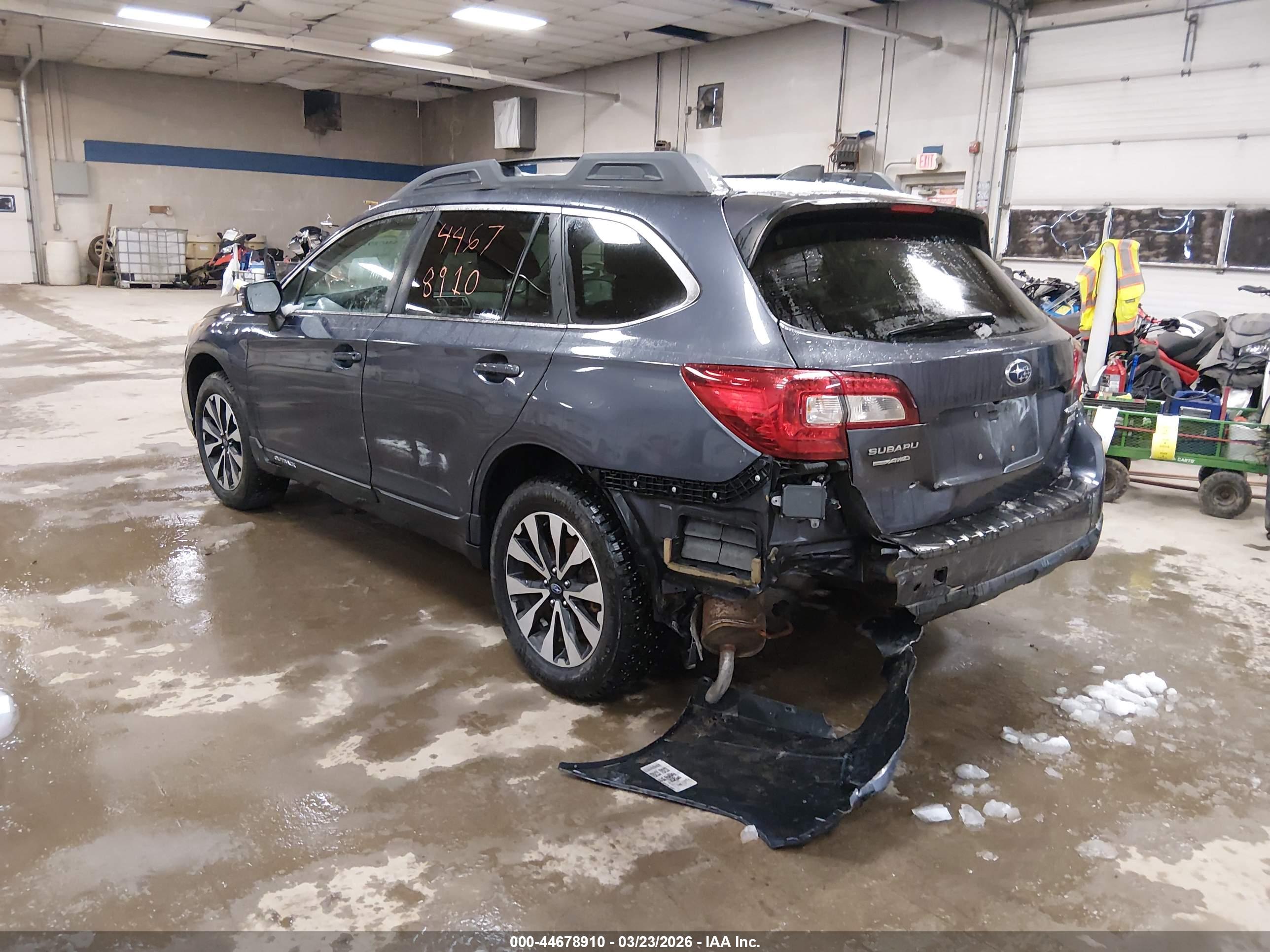SUBARU OUTBACK image 3