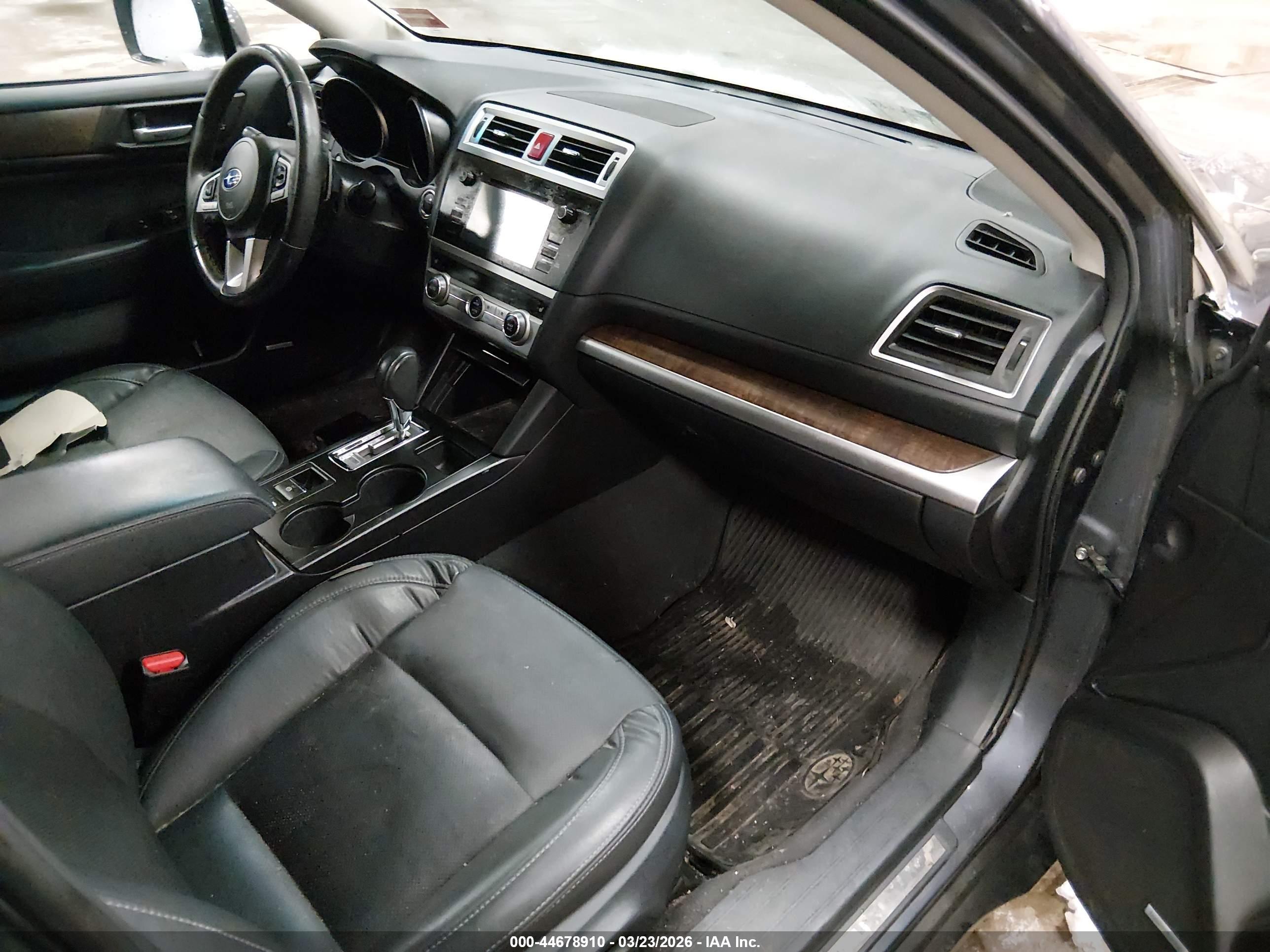 SUBARU OUTBACK image 5