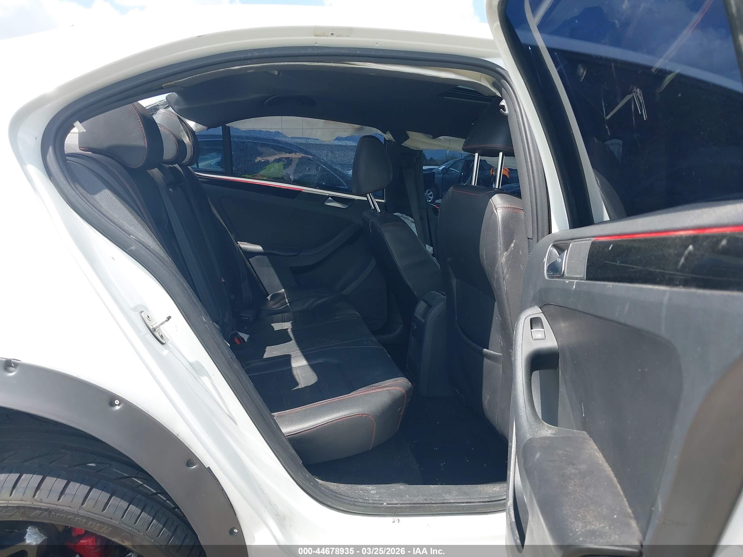 VOLKSWAGEN JETTA image 8