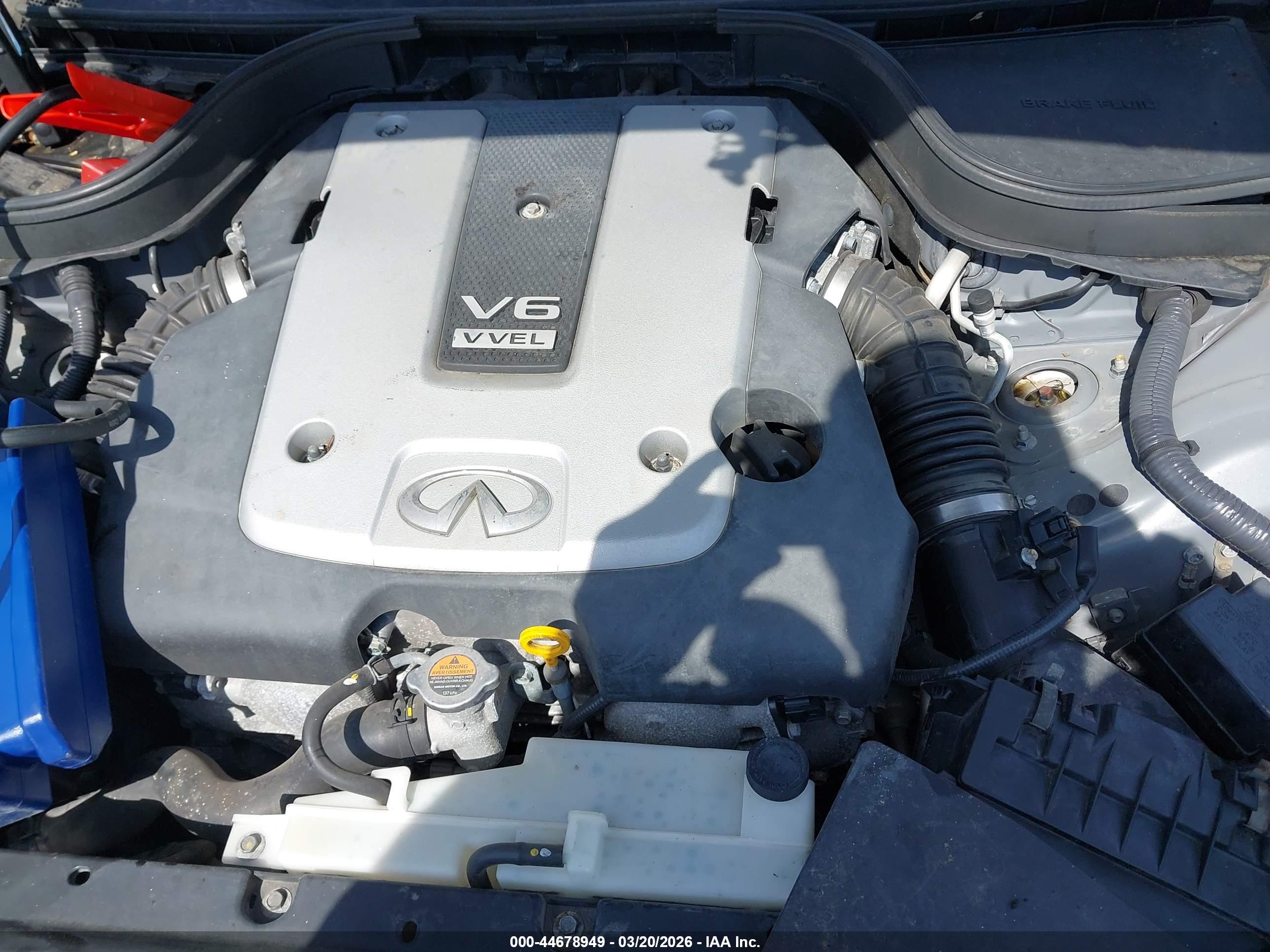 INFINITI Q40 image 10