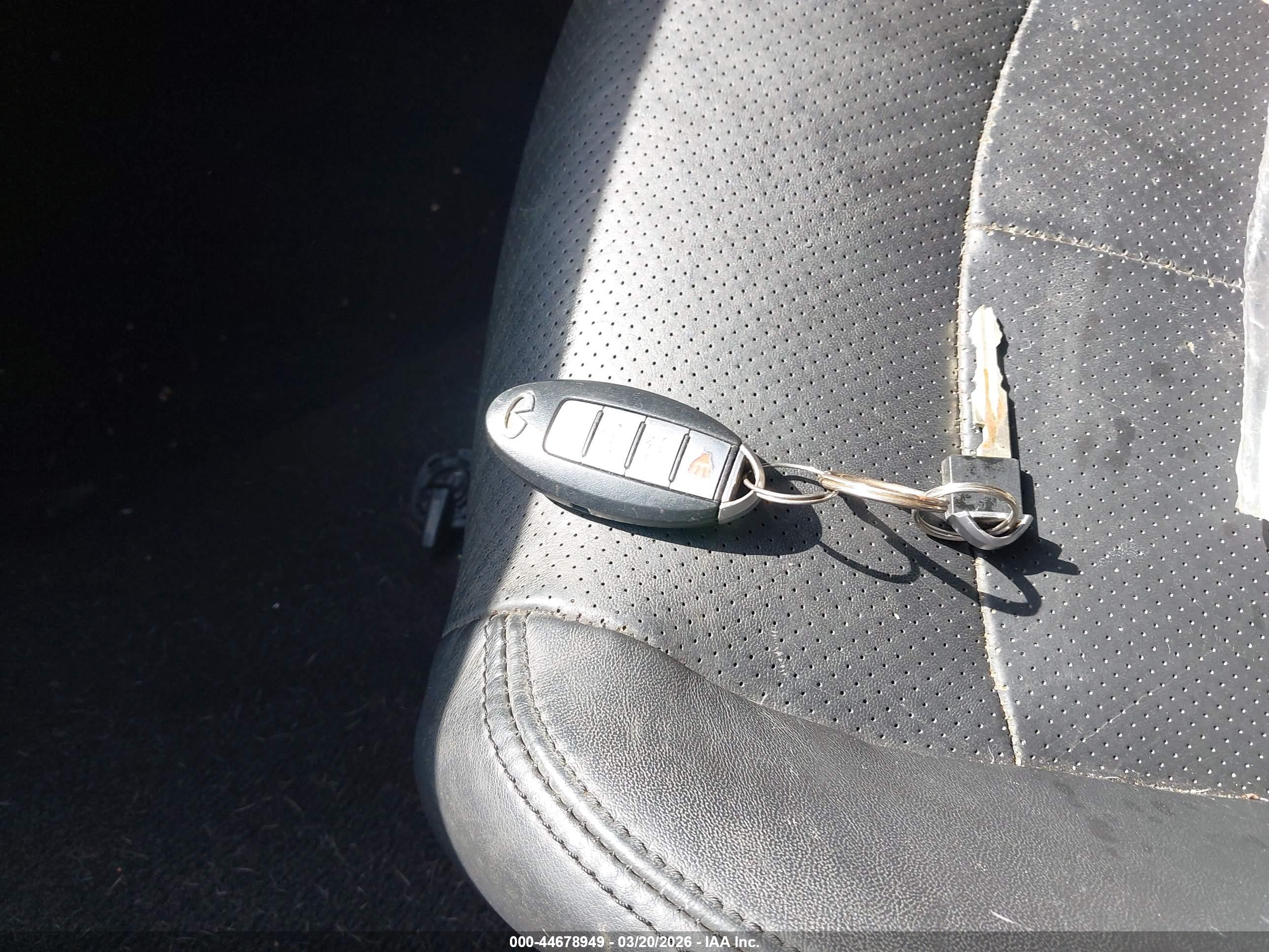 INFINITI Q40 image 11