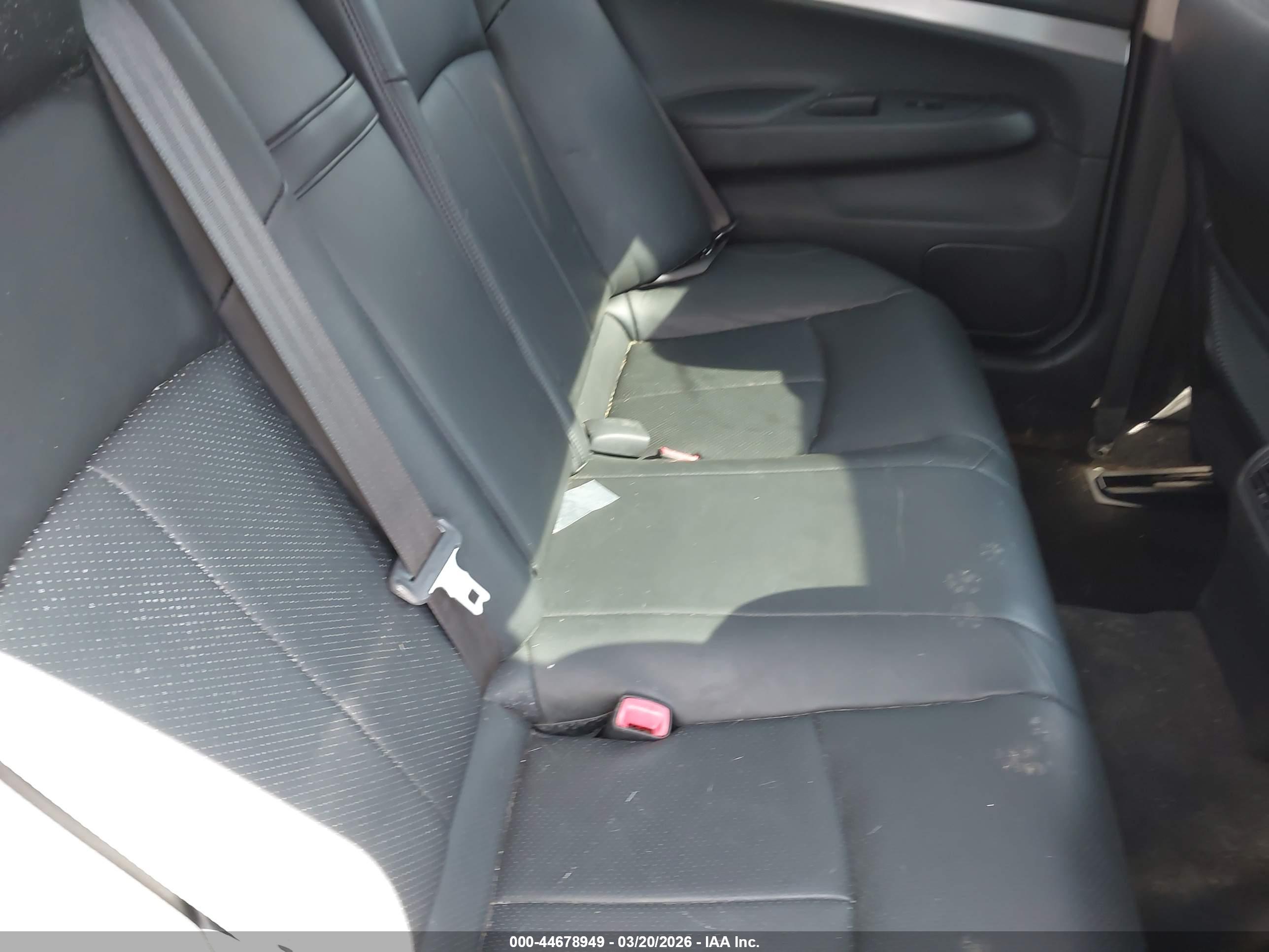 INFINITI Q40 image 8