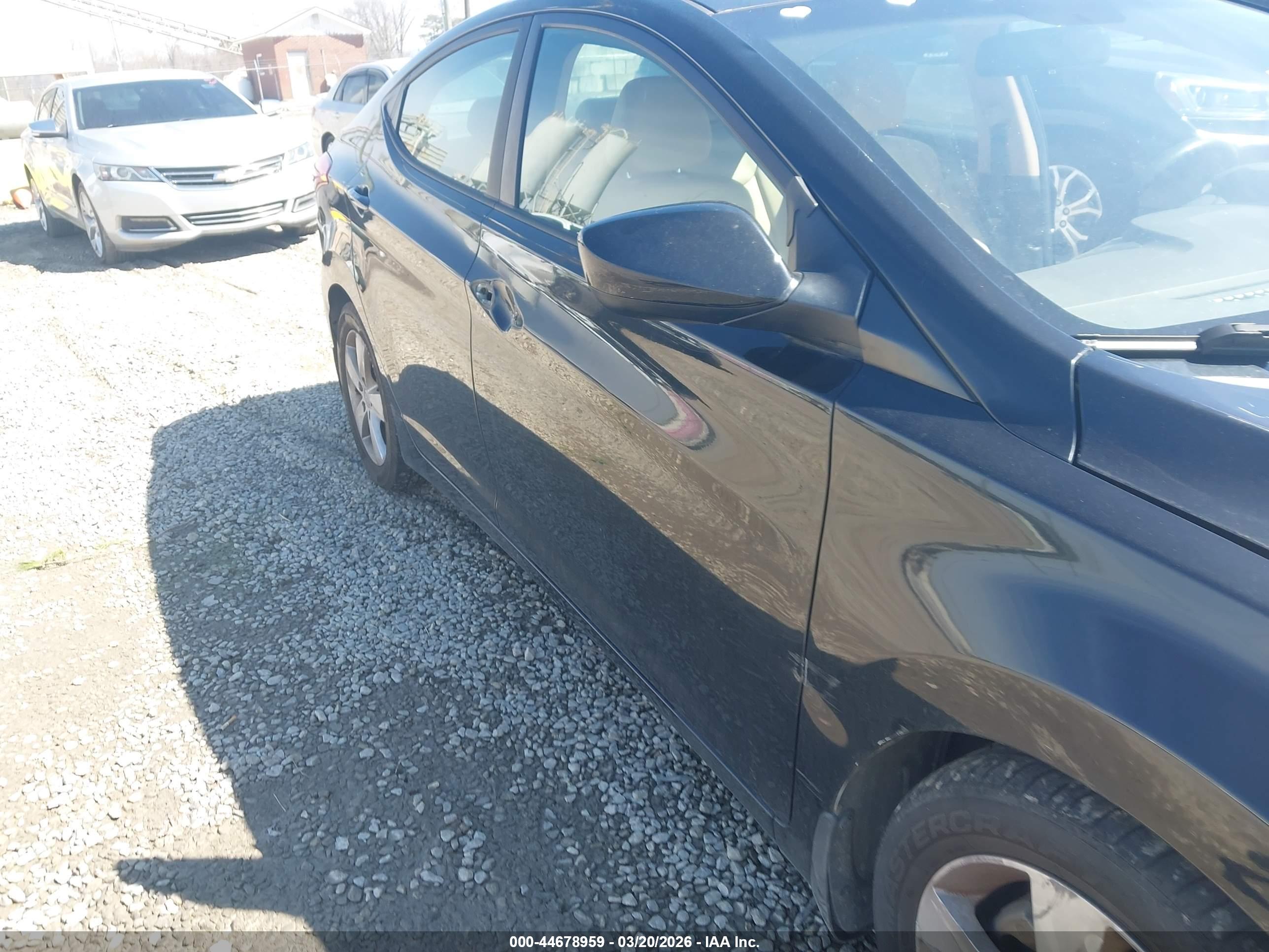 HYUNDAI ELANTRA image 6