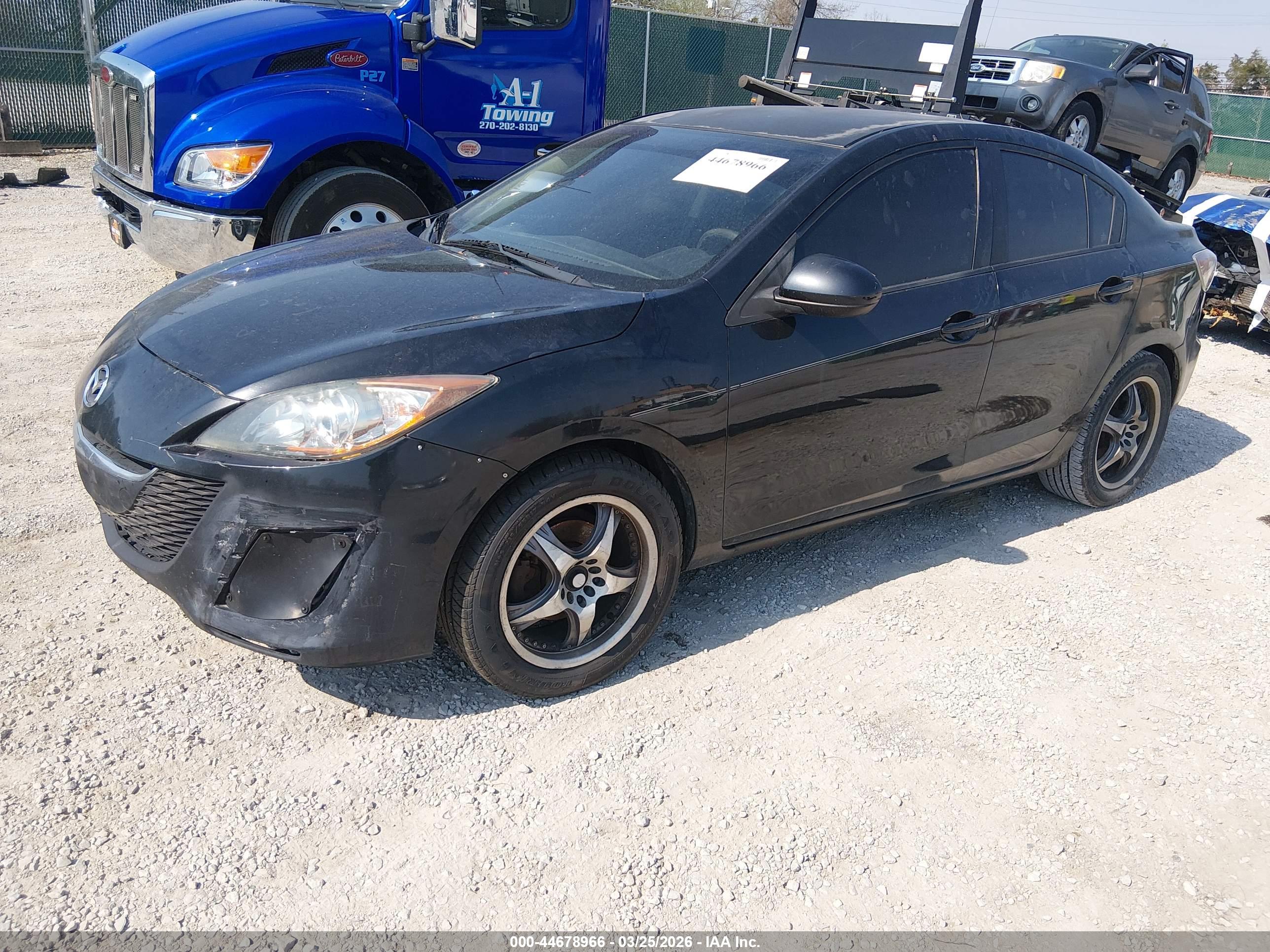 MAZDA MAZDA3 image 2