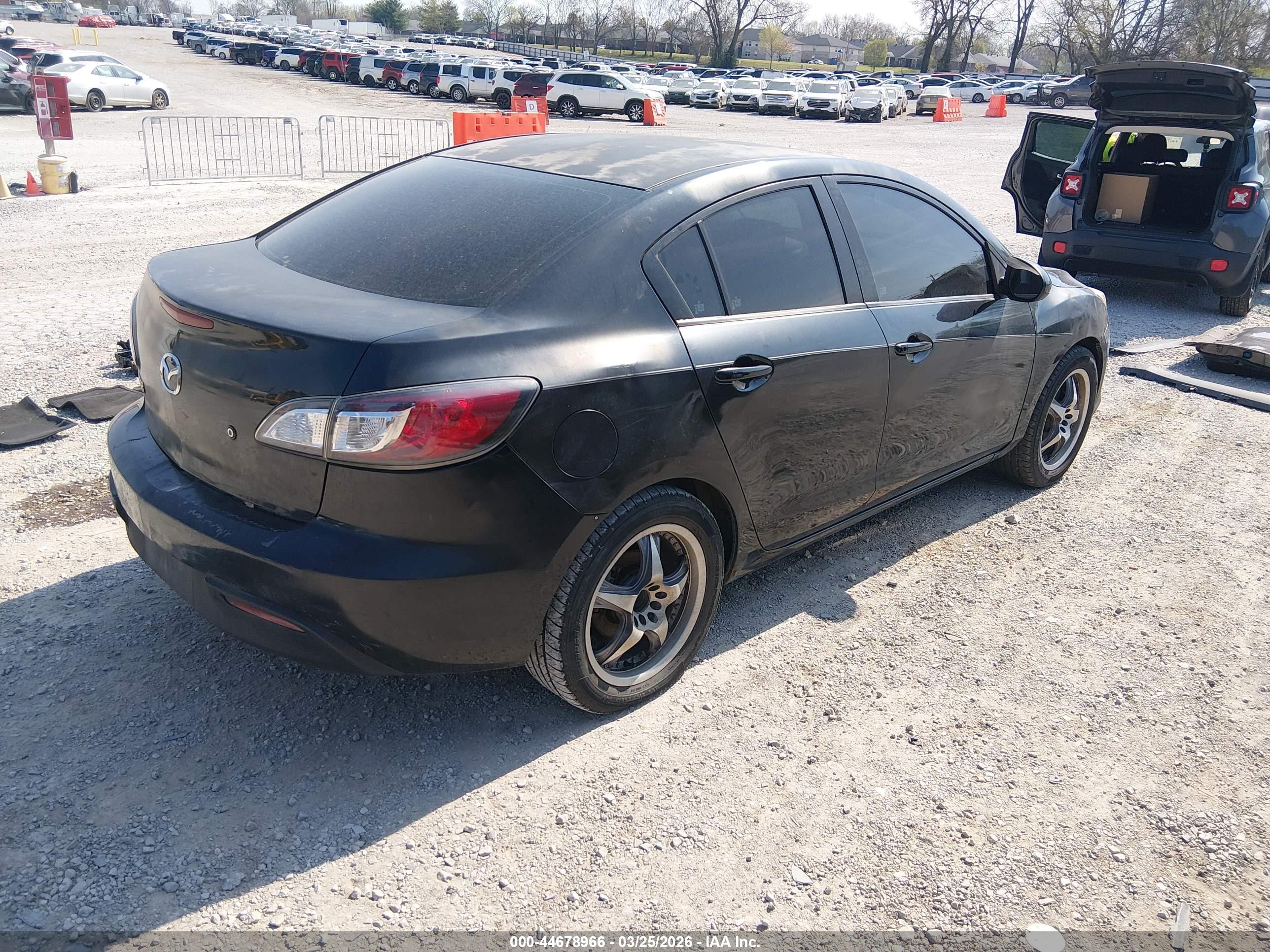 MAZDA MAZDA3 image 4