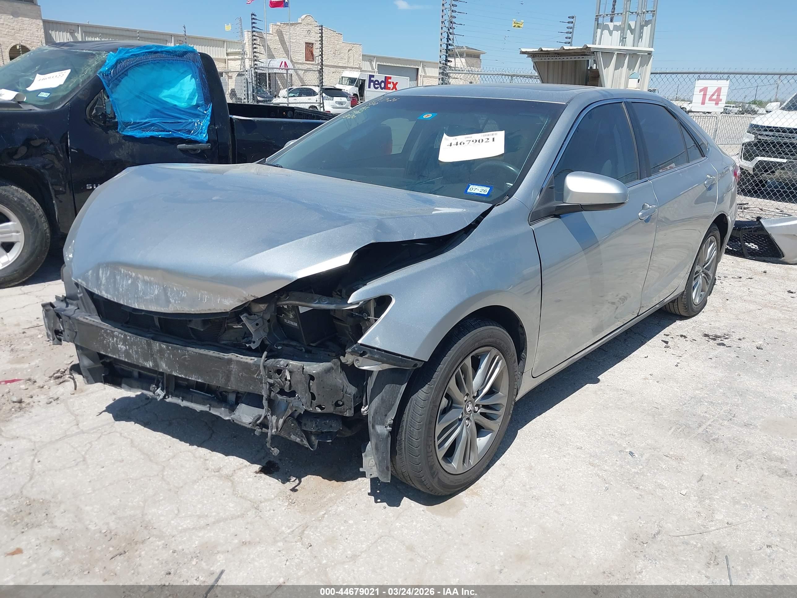 TOYOTA CAMRY image 2