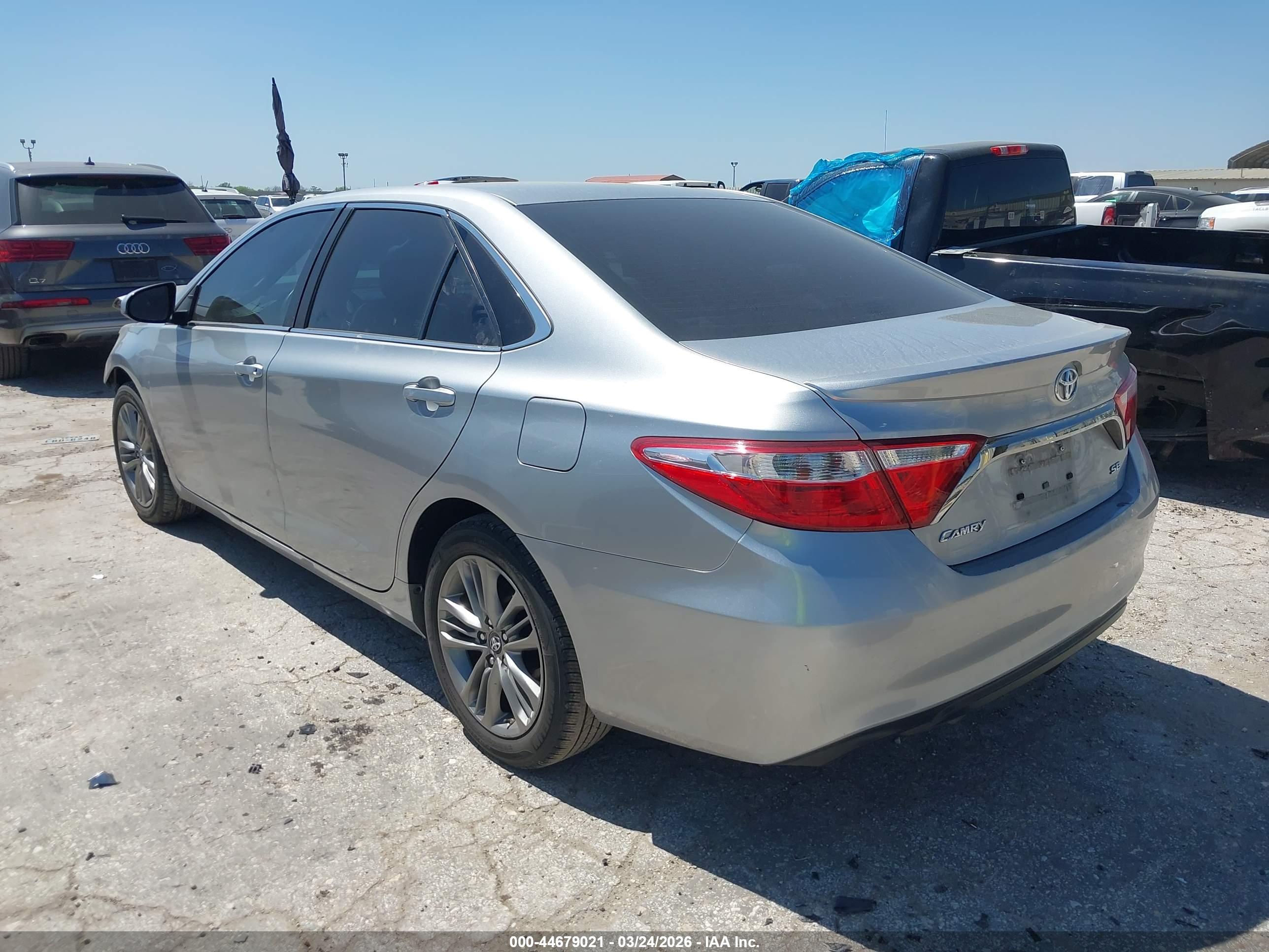 TOYOTA CAMRY image 3