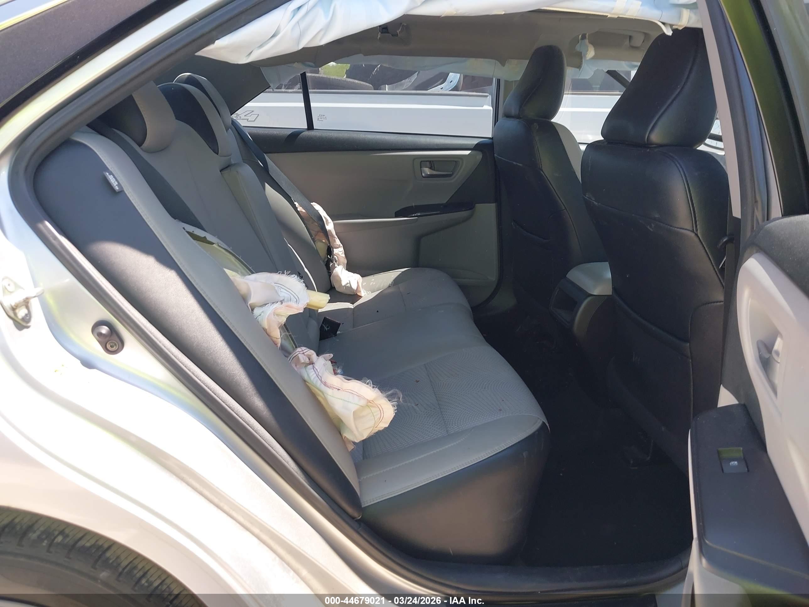 TOYOTA CAMRY image 8