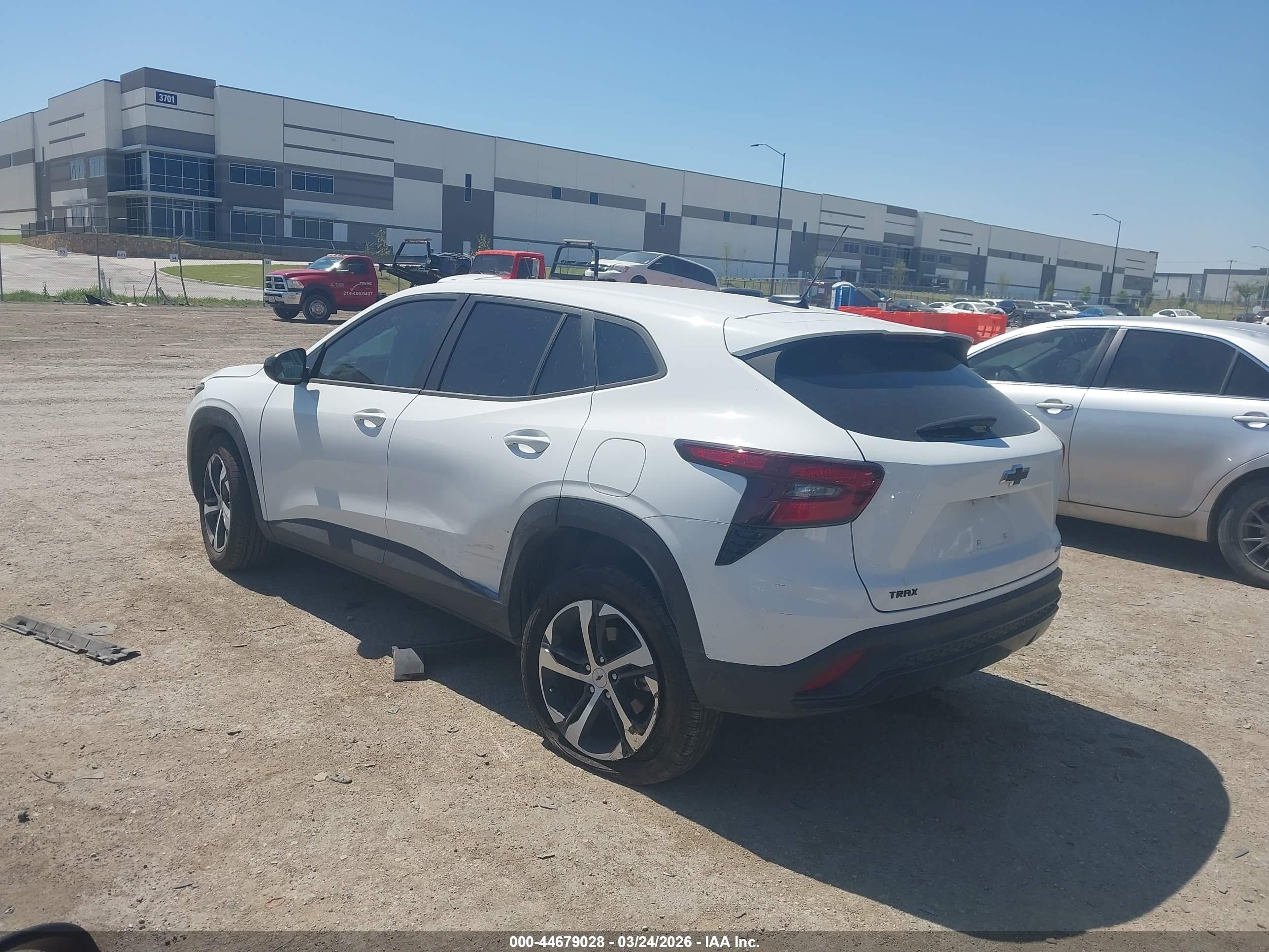 CHEVROLET TRAX image 3