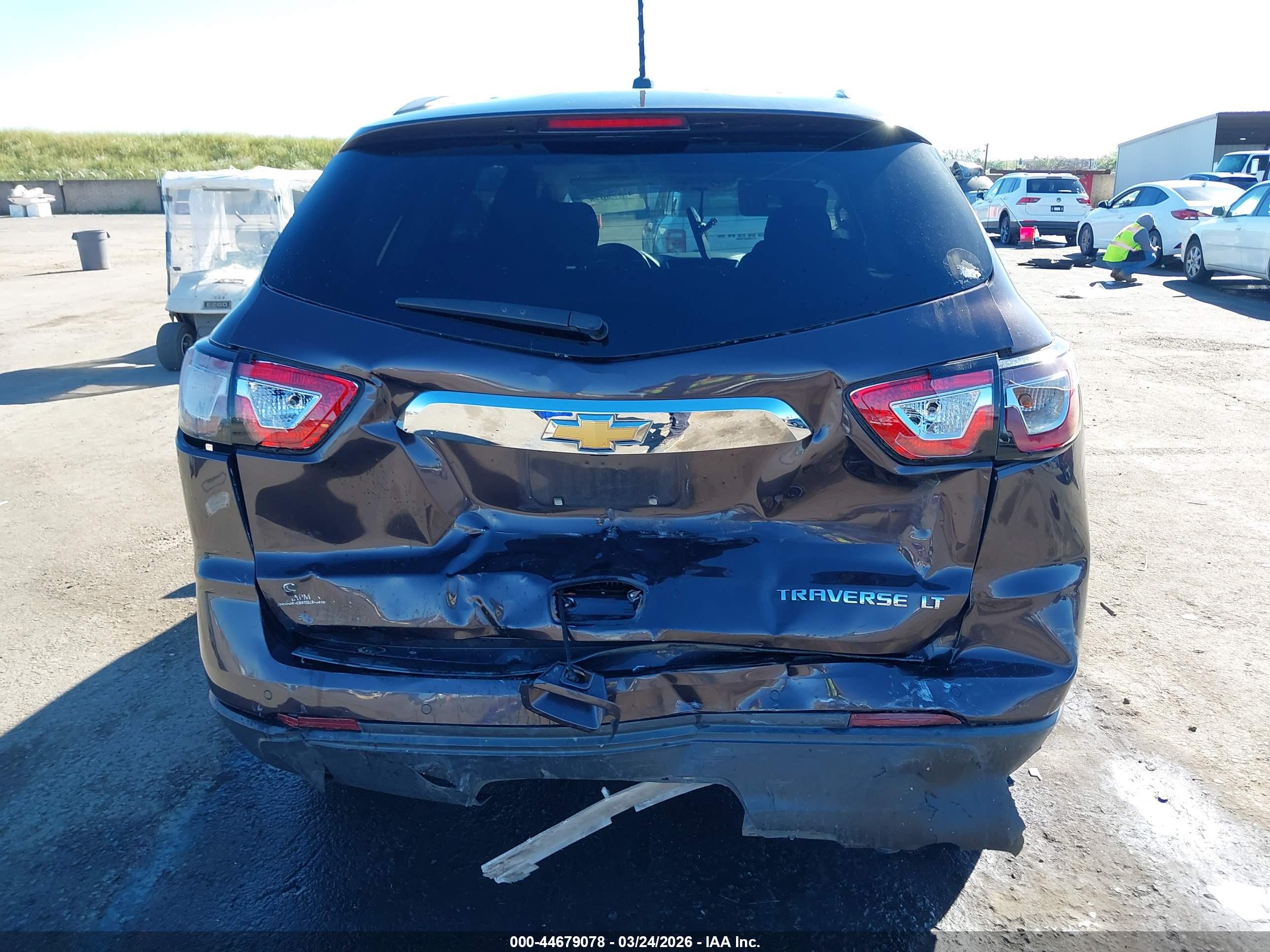 CHEVROLET TRAVERSE image 6