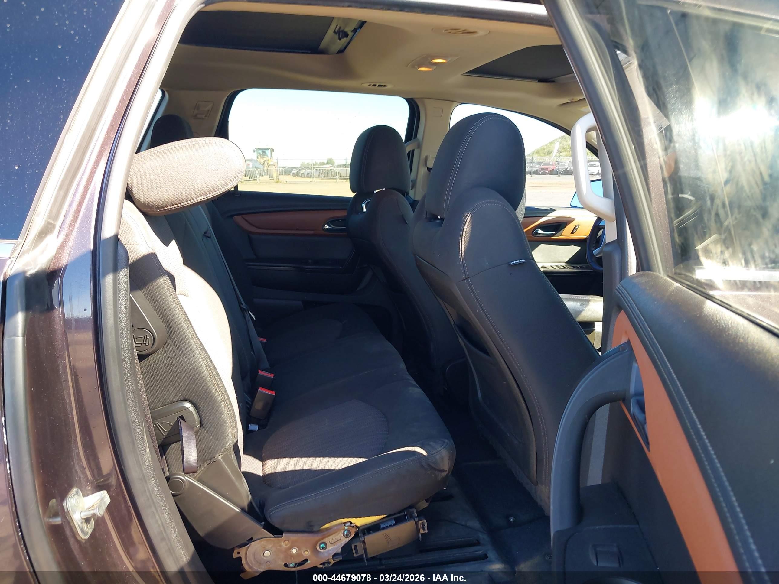 CHEVROLET TRAVERSE image 8