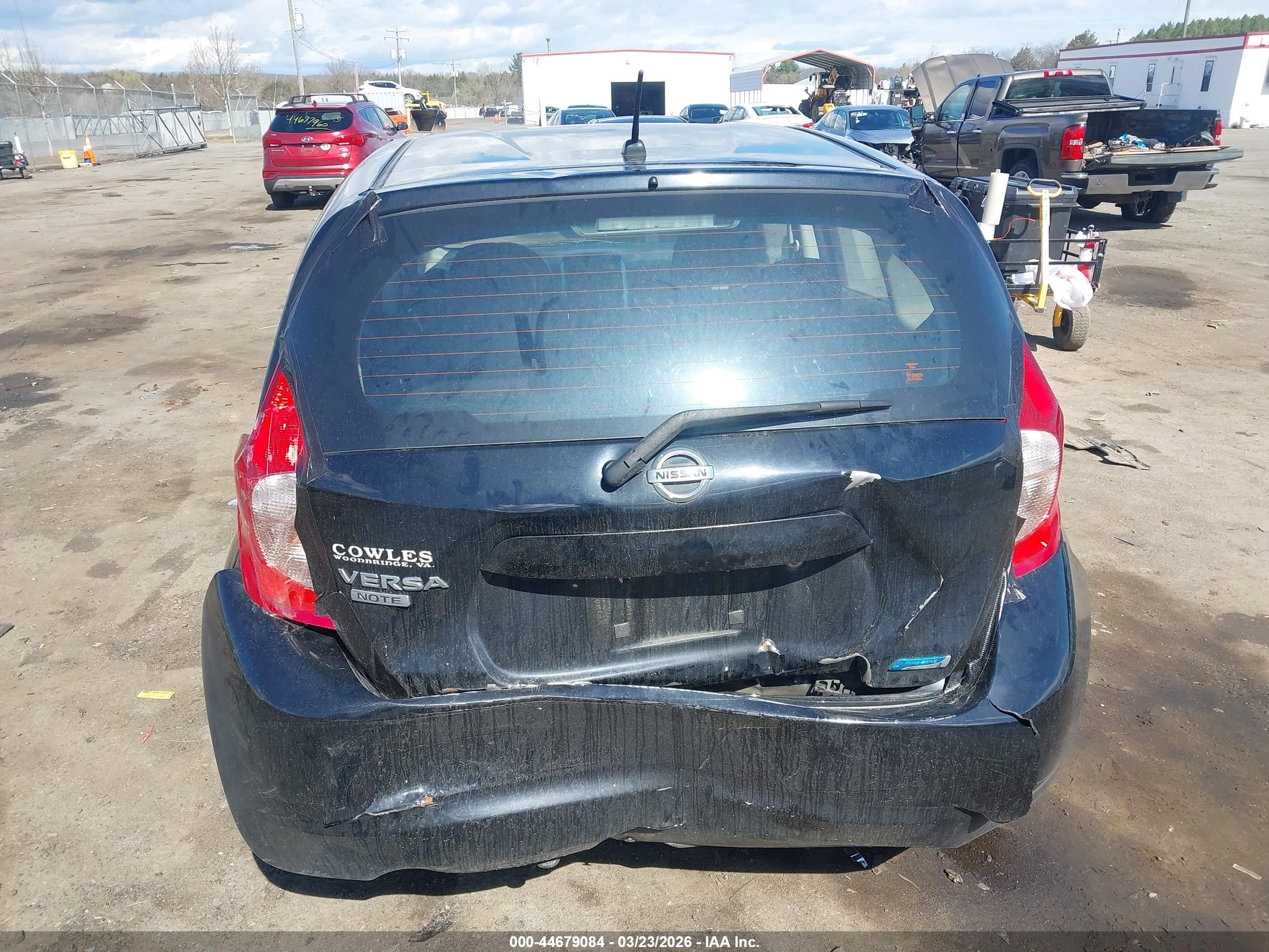 NISSAN VERSA image 6