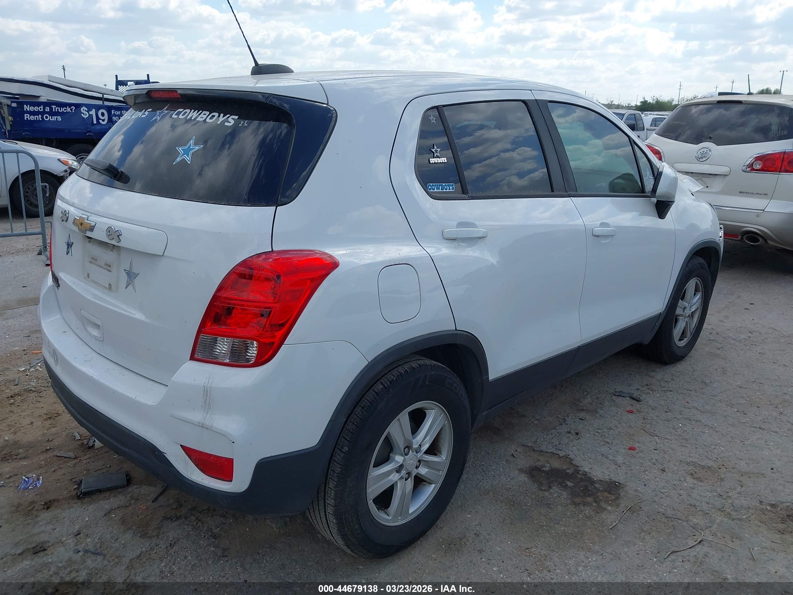 CHEVROLET TRAX image 4