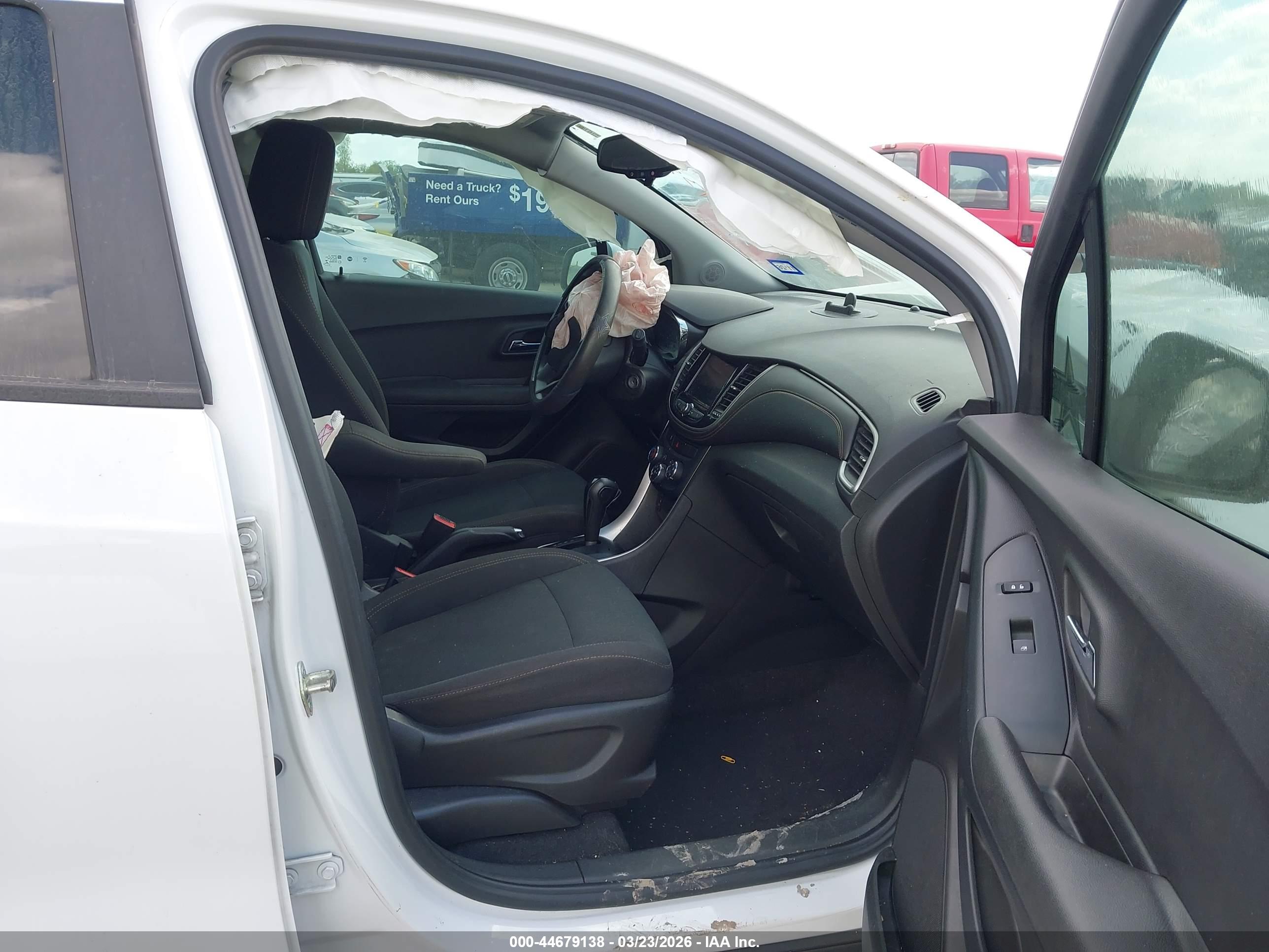 CHEVROLET TRAX image 5