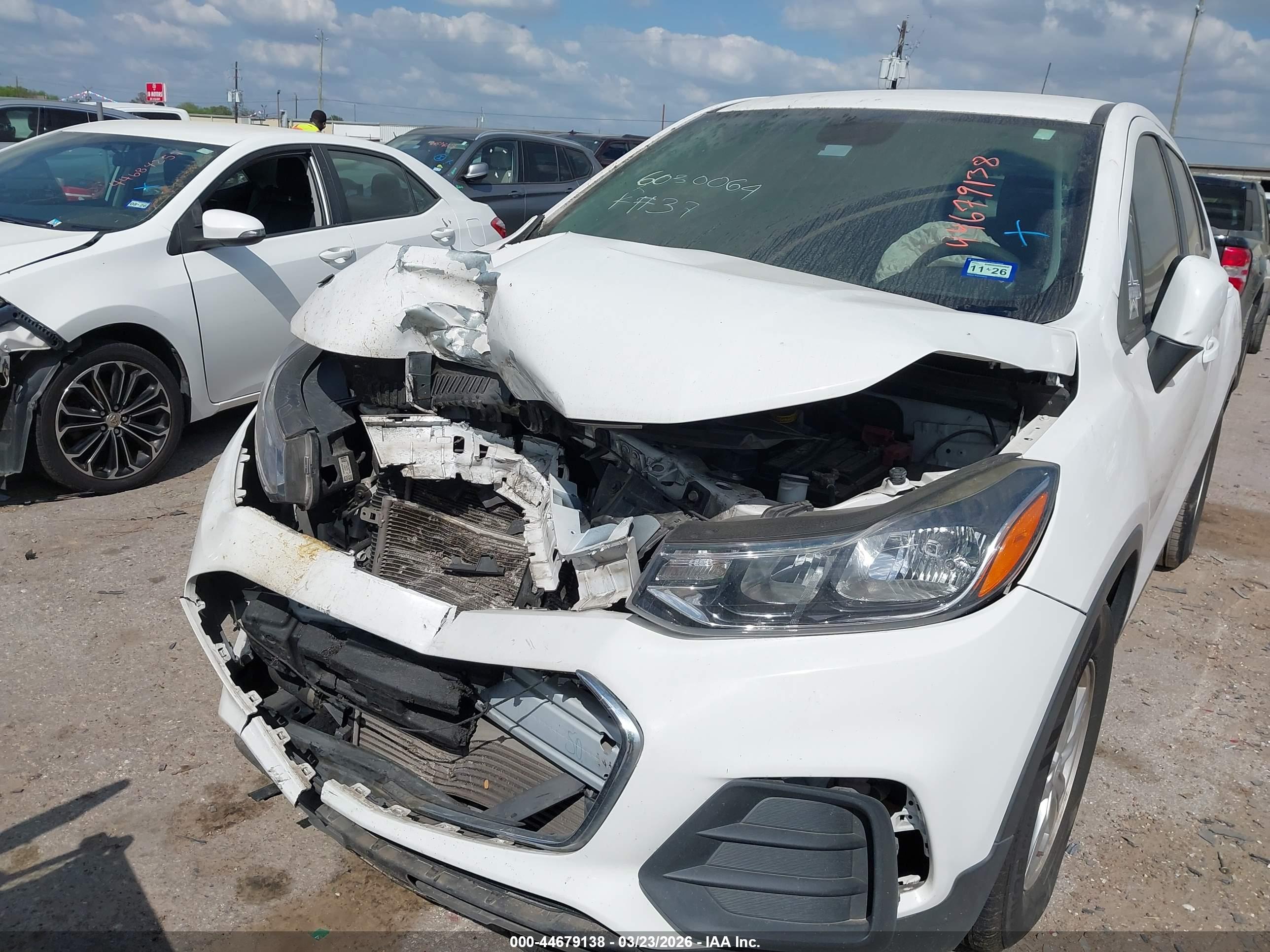 CHEVROLET TRAX image 6