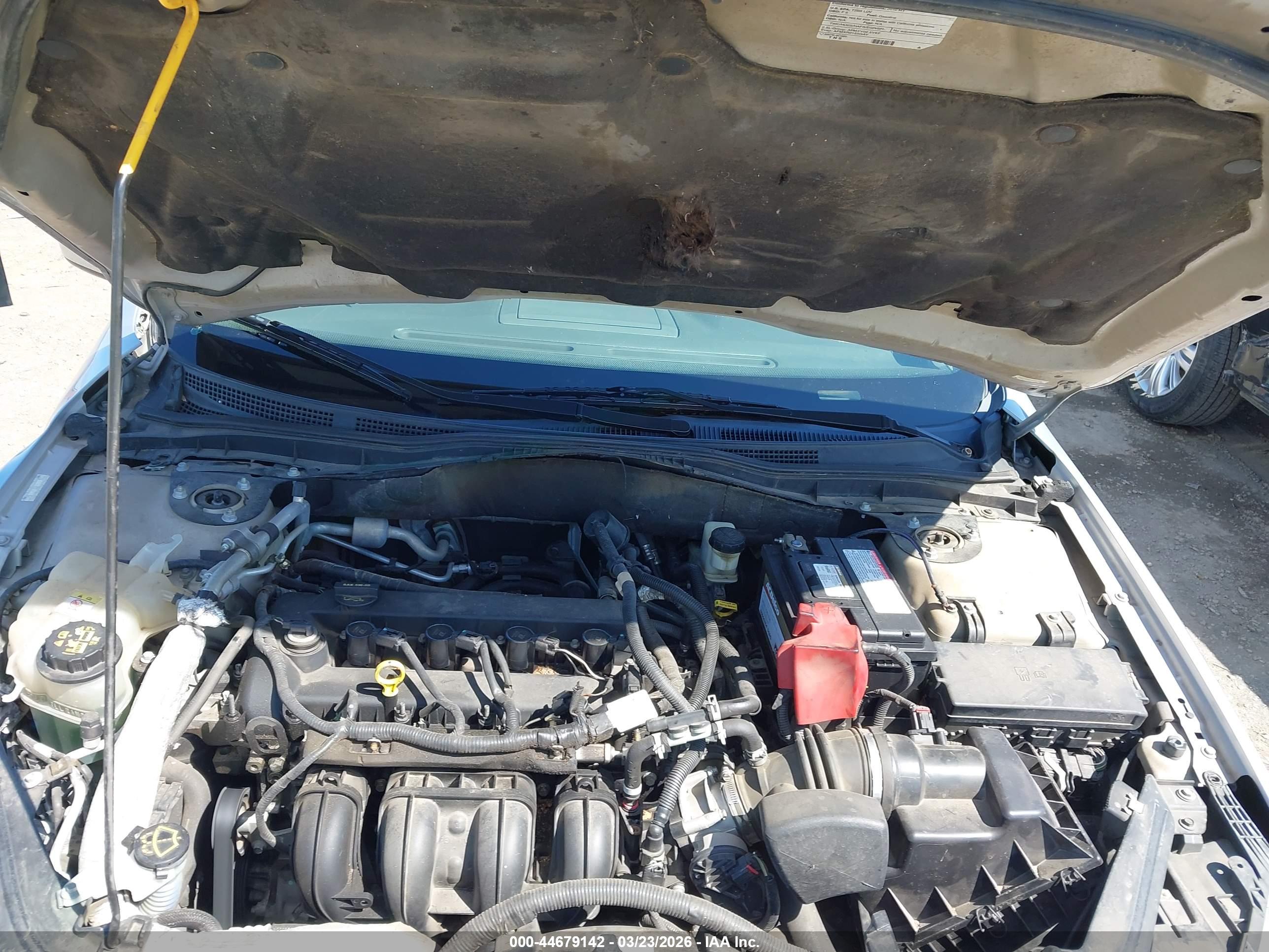 FORD FUSION image 10