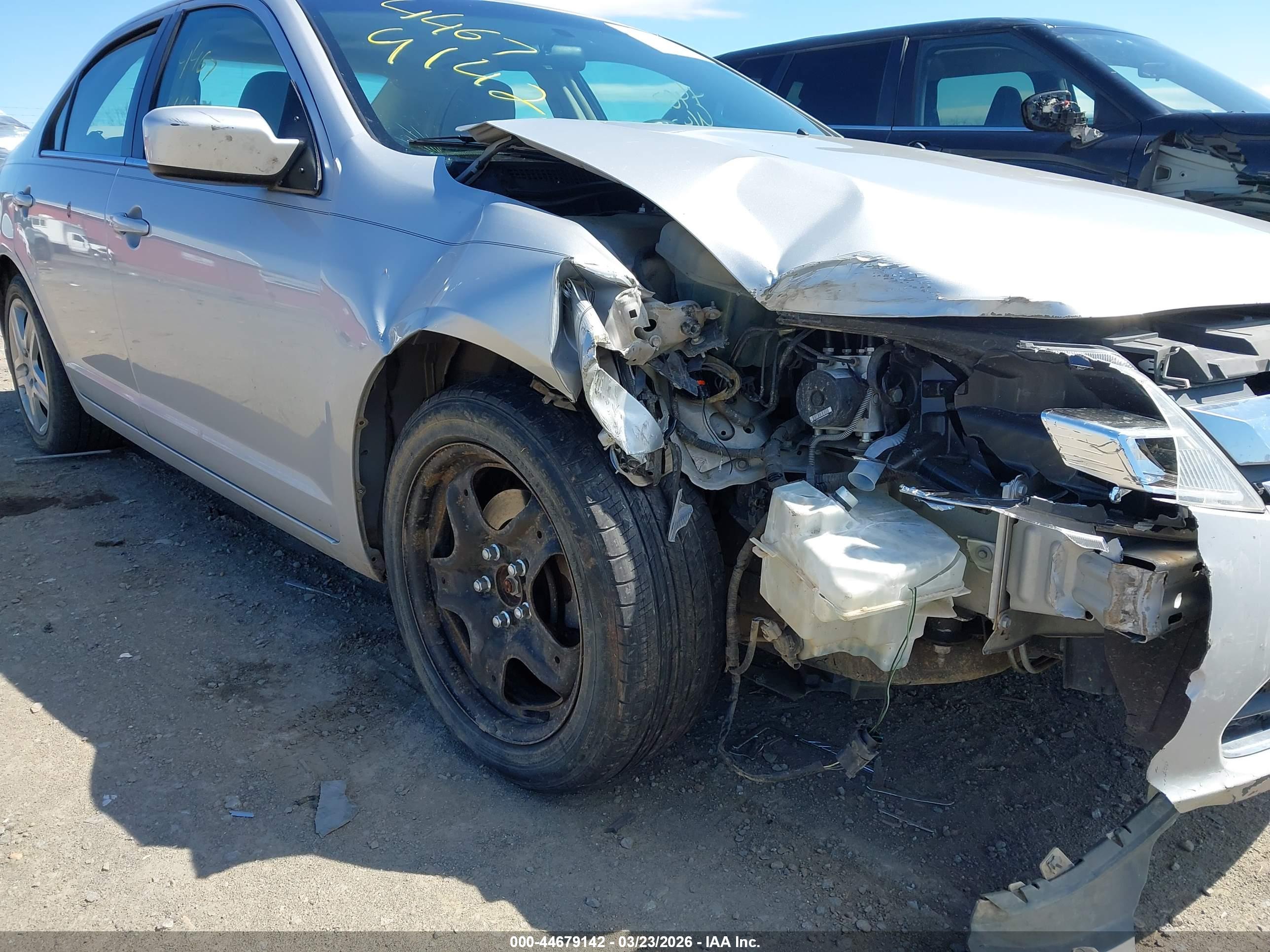 FORD FUSION image 6