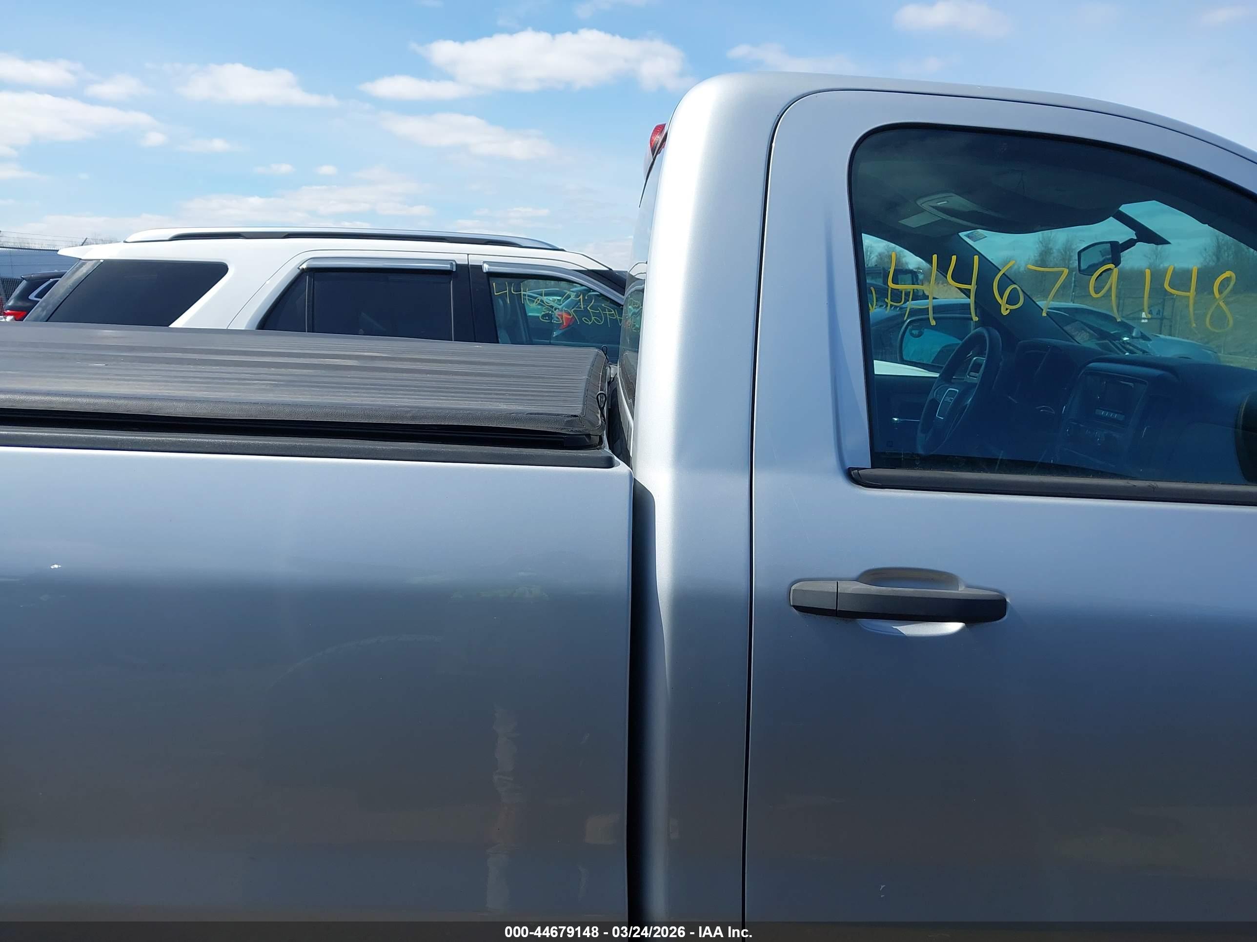 GMC SIERRA image 8