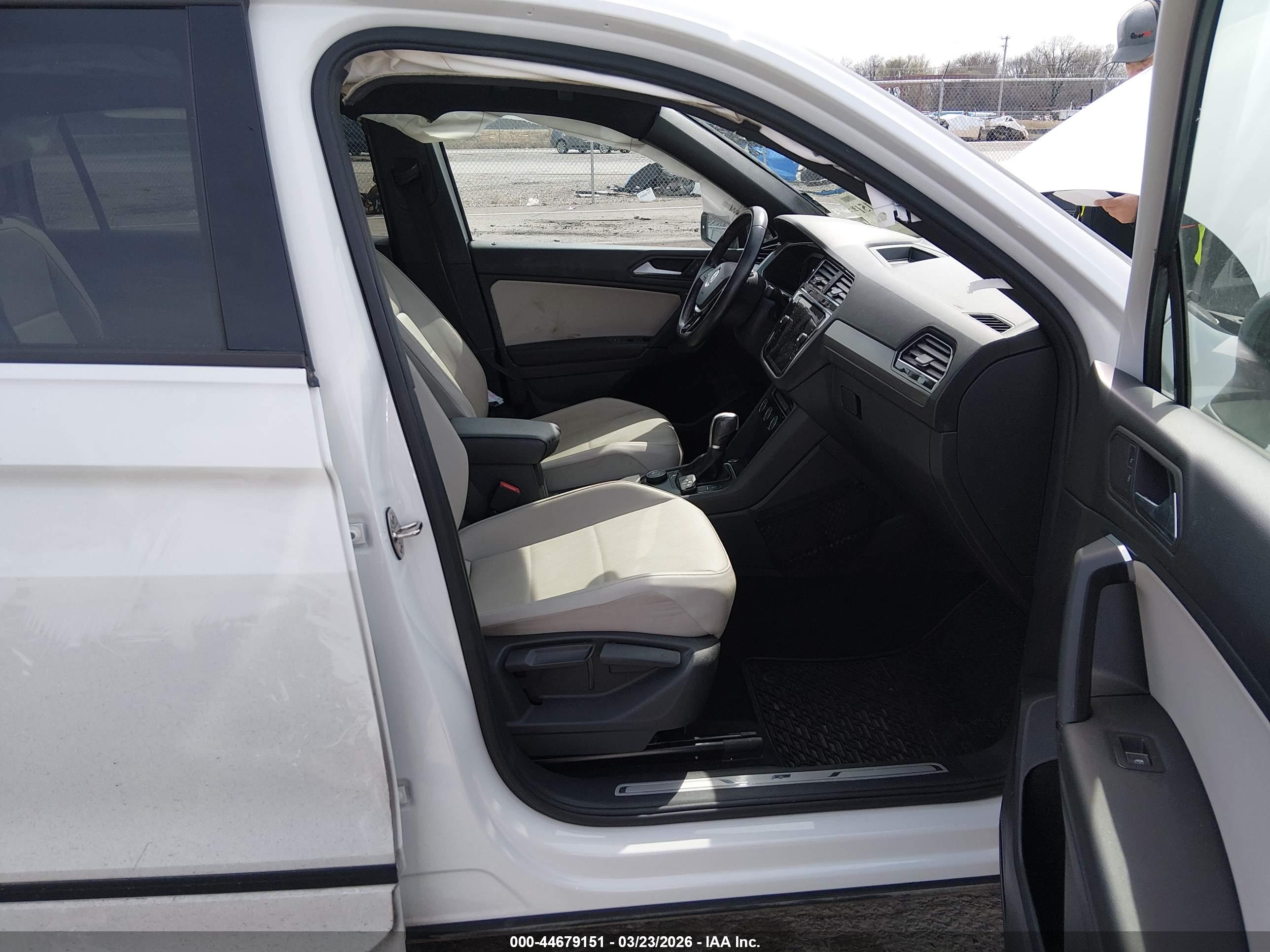 VOLKSWAGEN TIGUAN image 5
