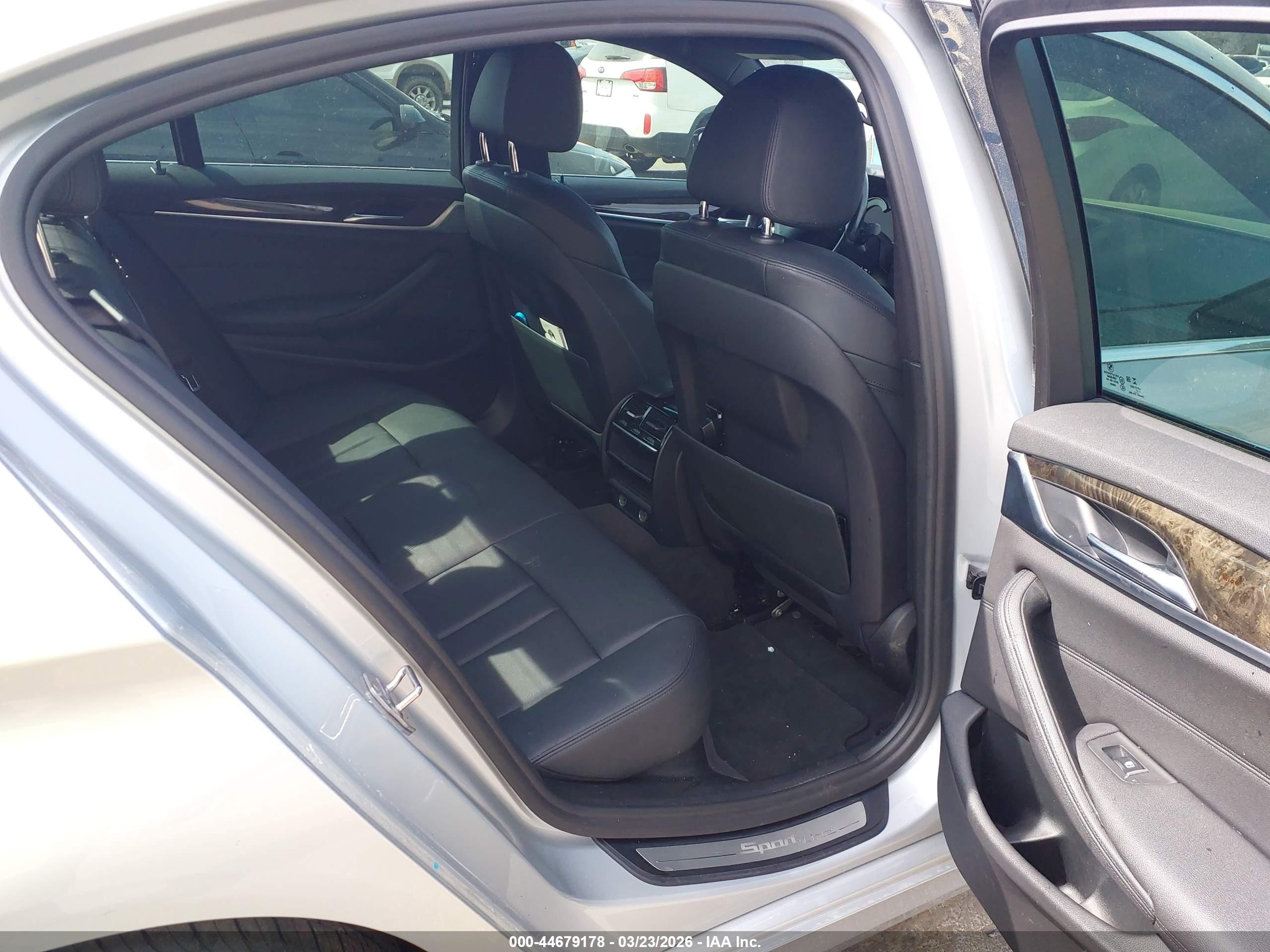 BMW 530I image 8