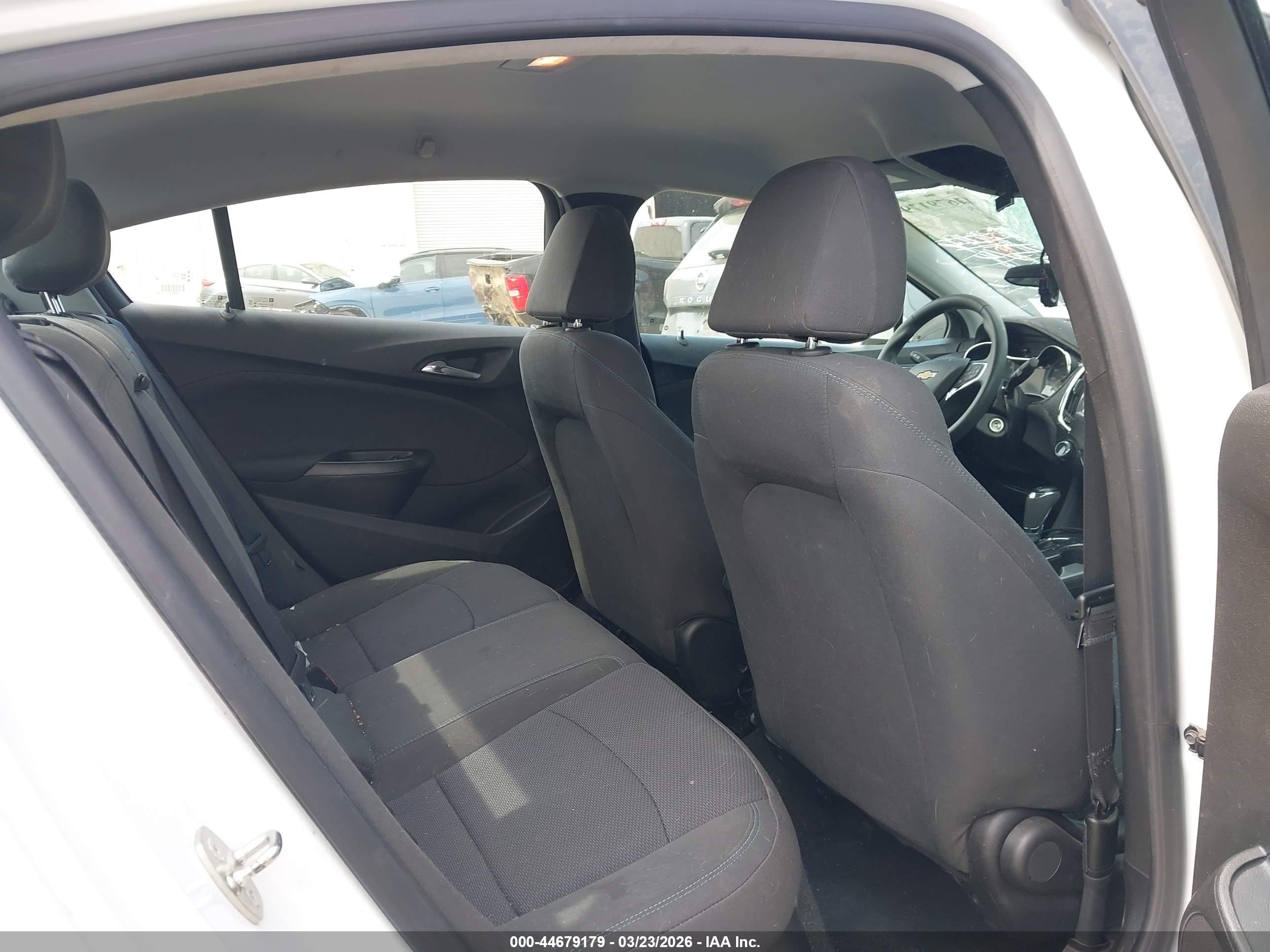 CHEVROLET CRUZE image 8