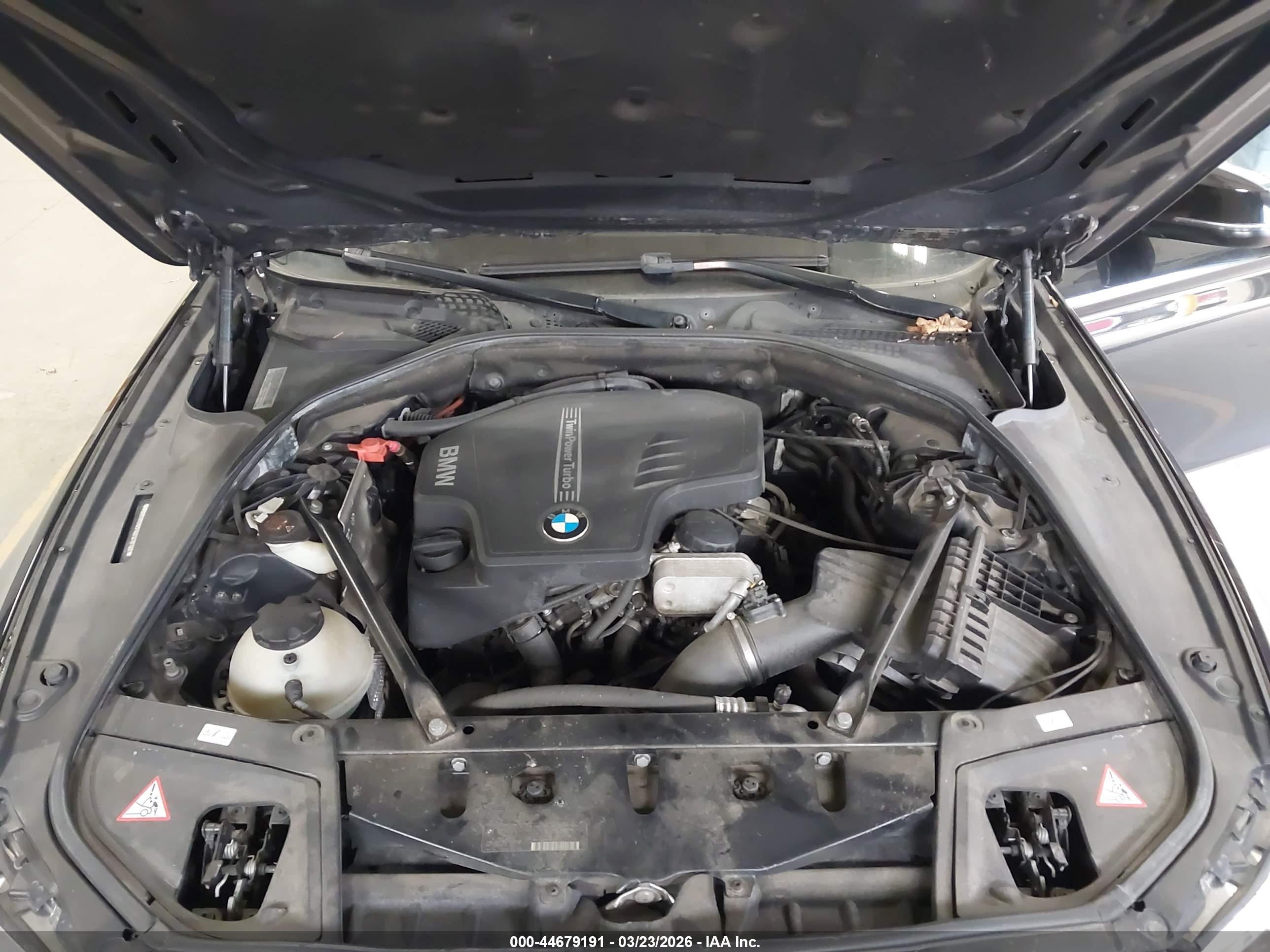 BMW 528I image 10
