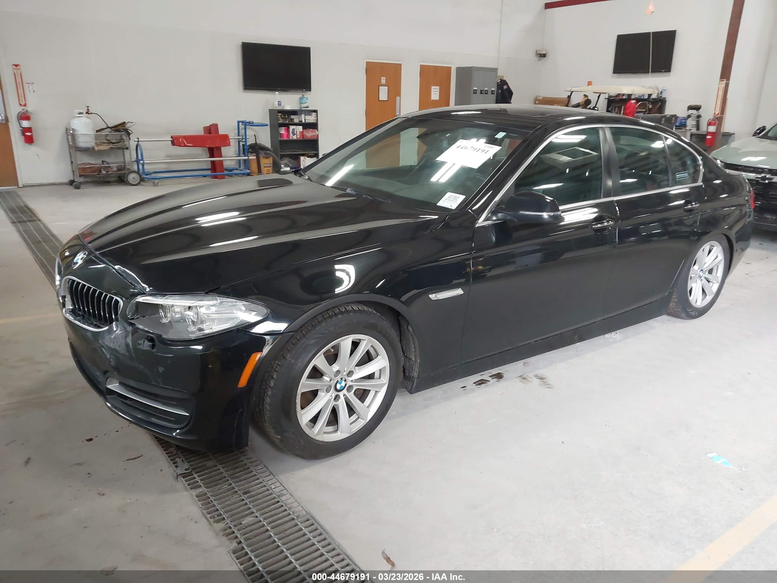 BMW 528I image 2