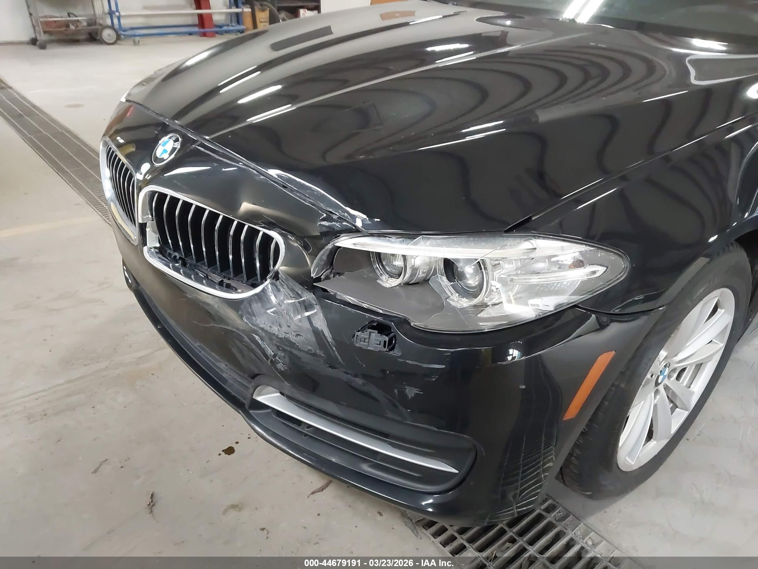 BMW 528I image 6