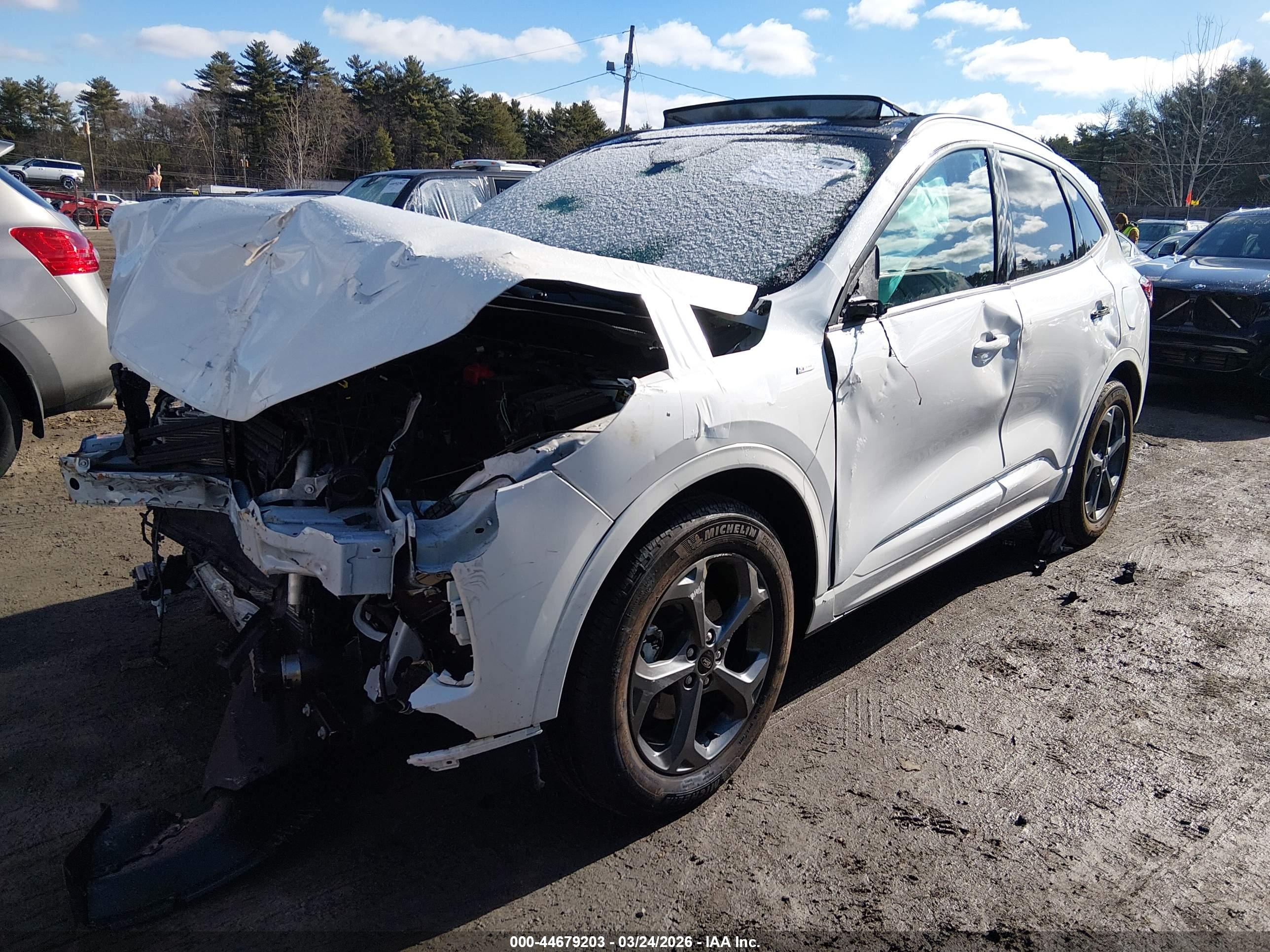 FORD ESCAPE image 2