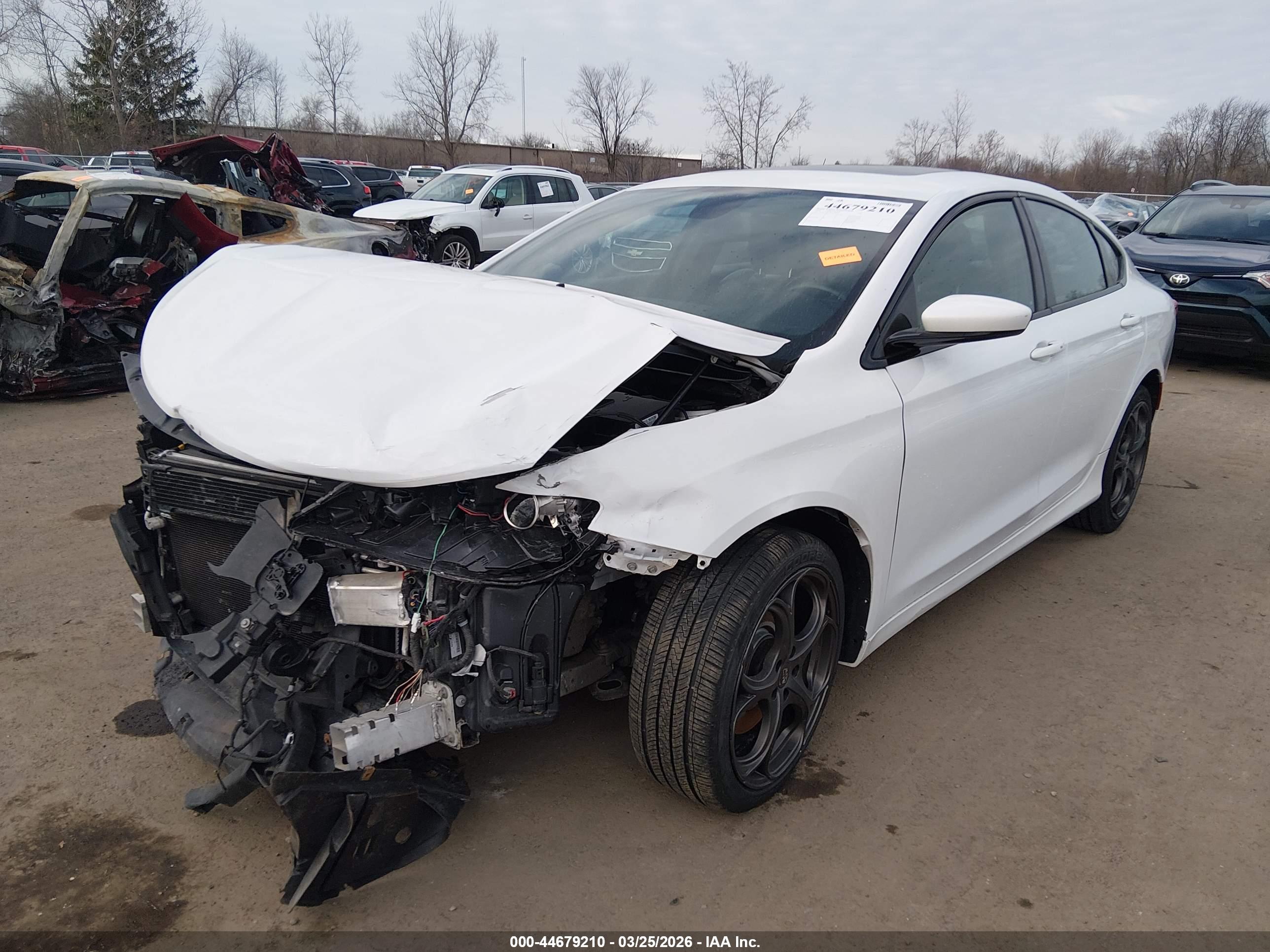 CHRYSLER 200 image 2