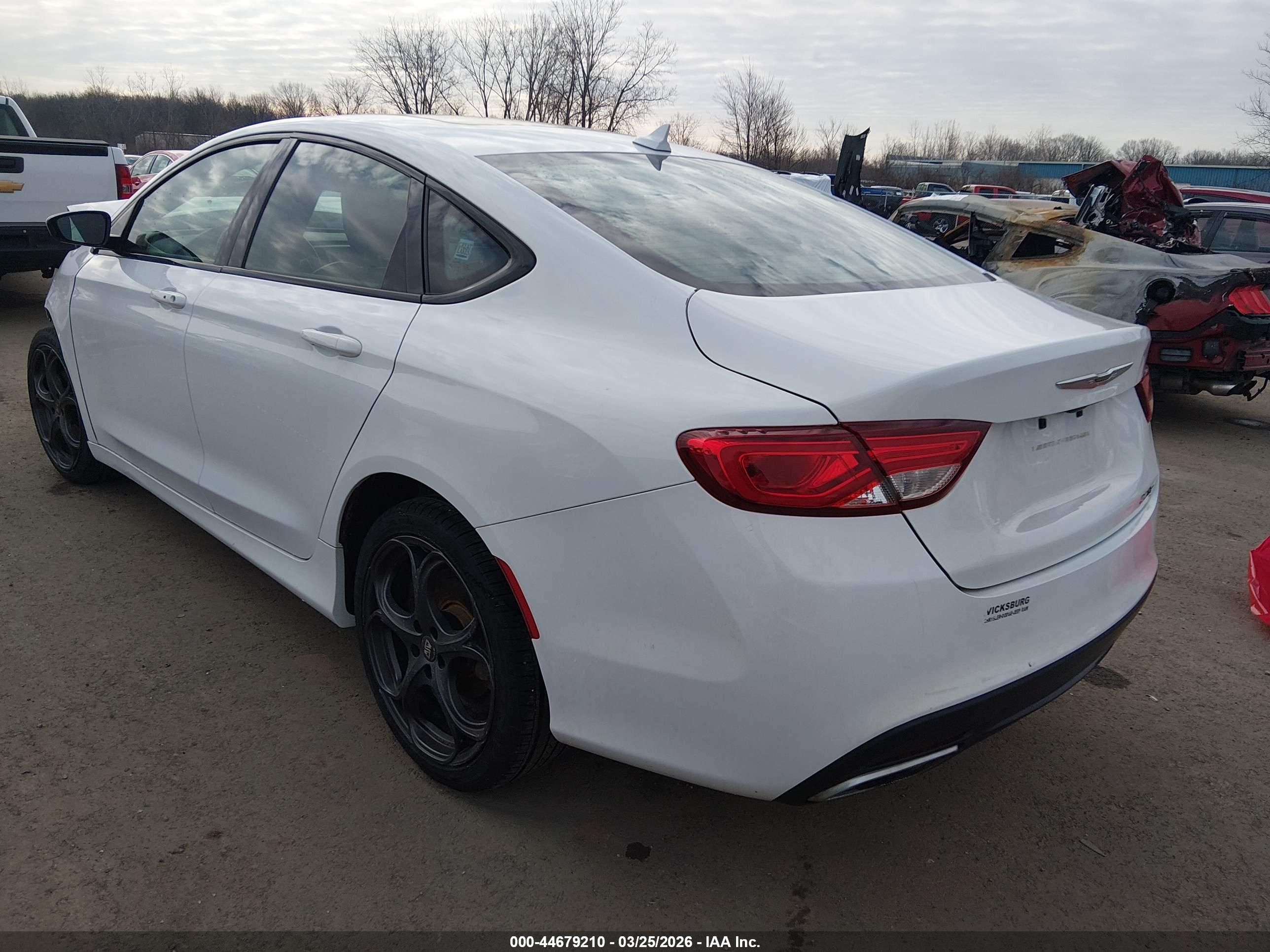 CHRYSLER 200 image 3
