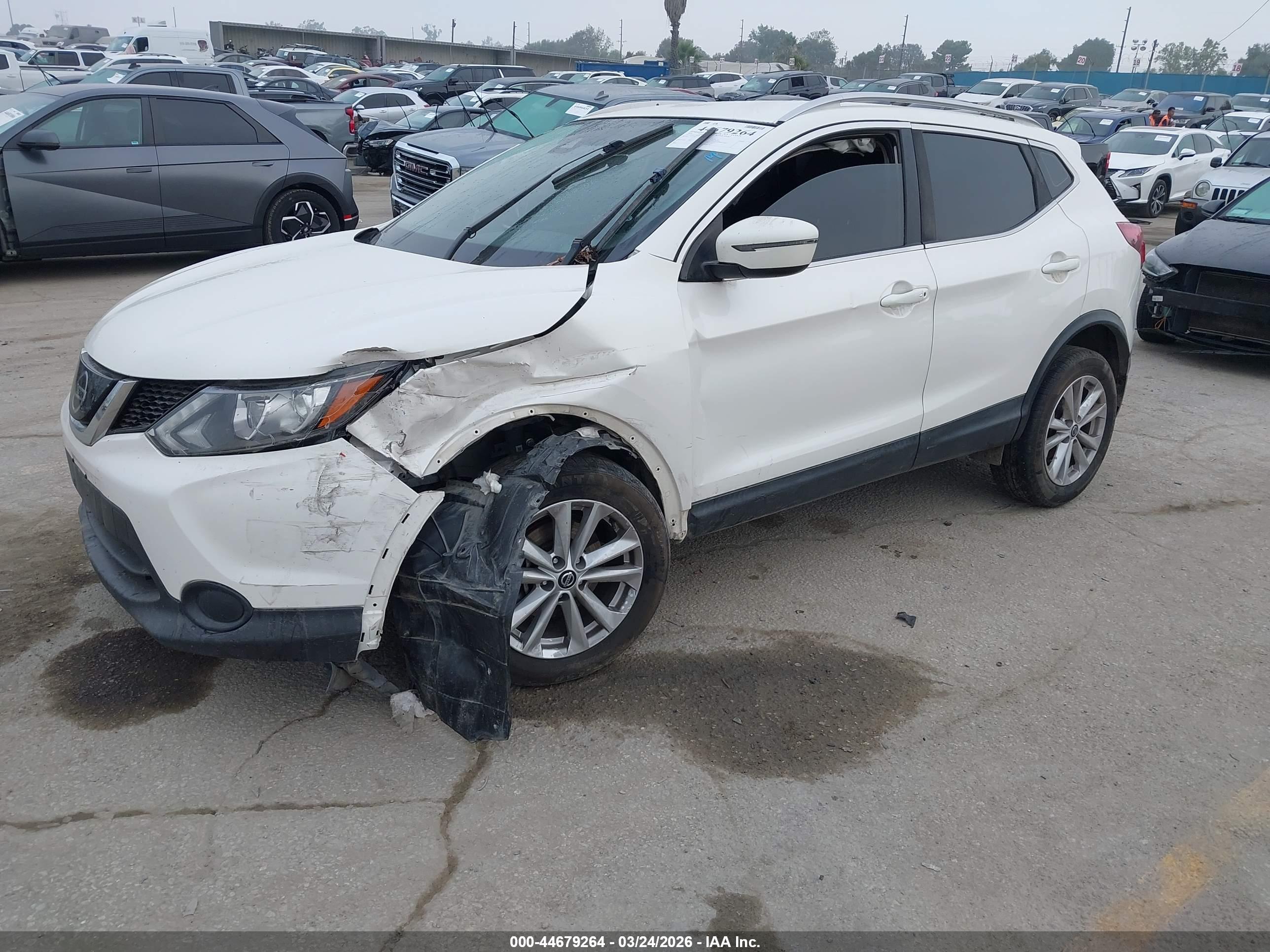 NISSAN ROGUE image 2