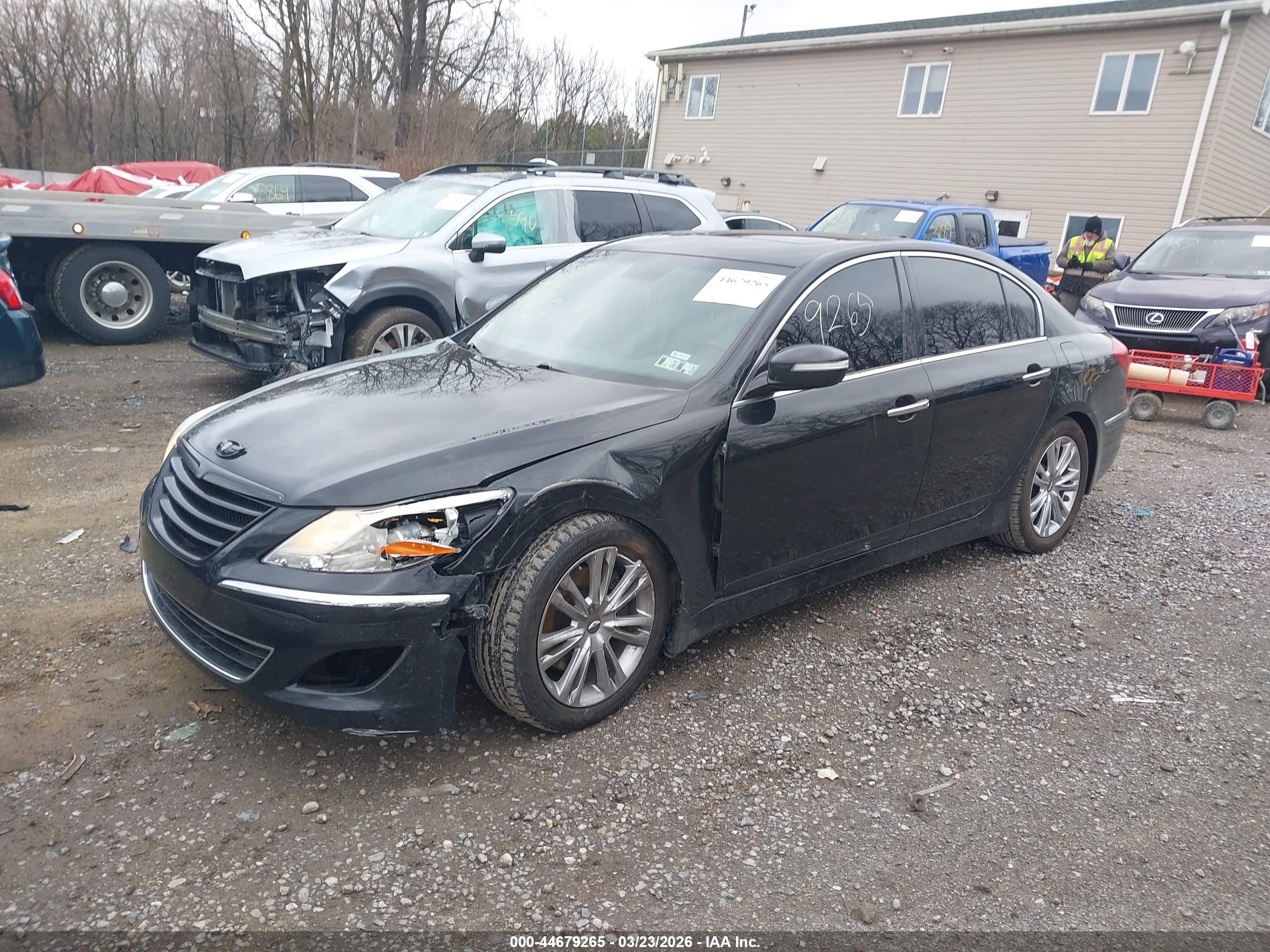 HYUNDAI GENESIS image 2