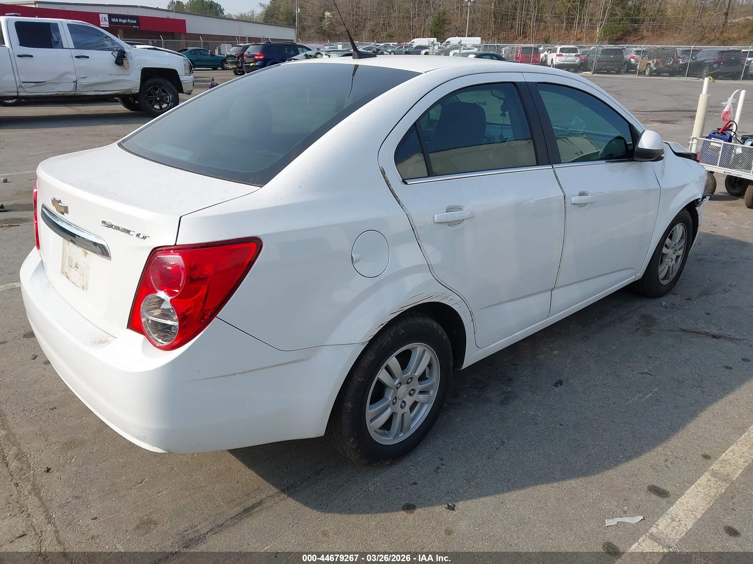 CHEVROLET SONIC image 4