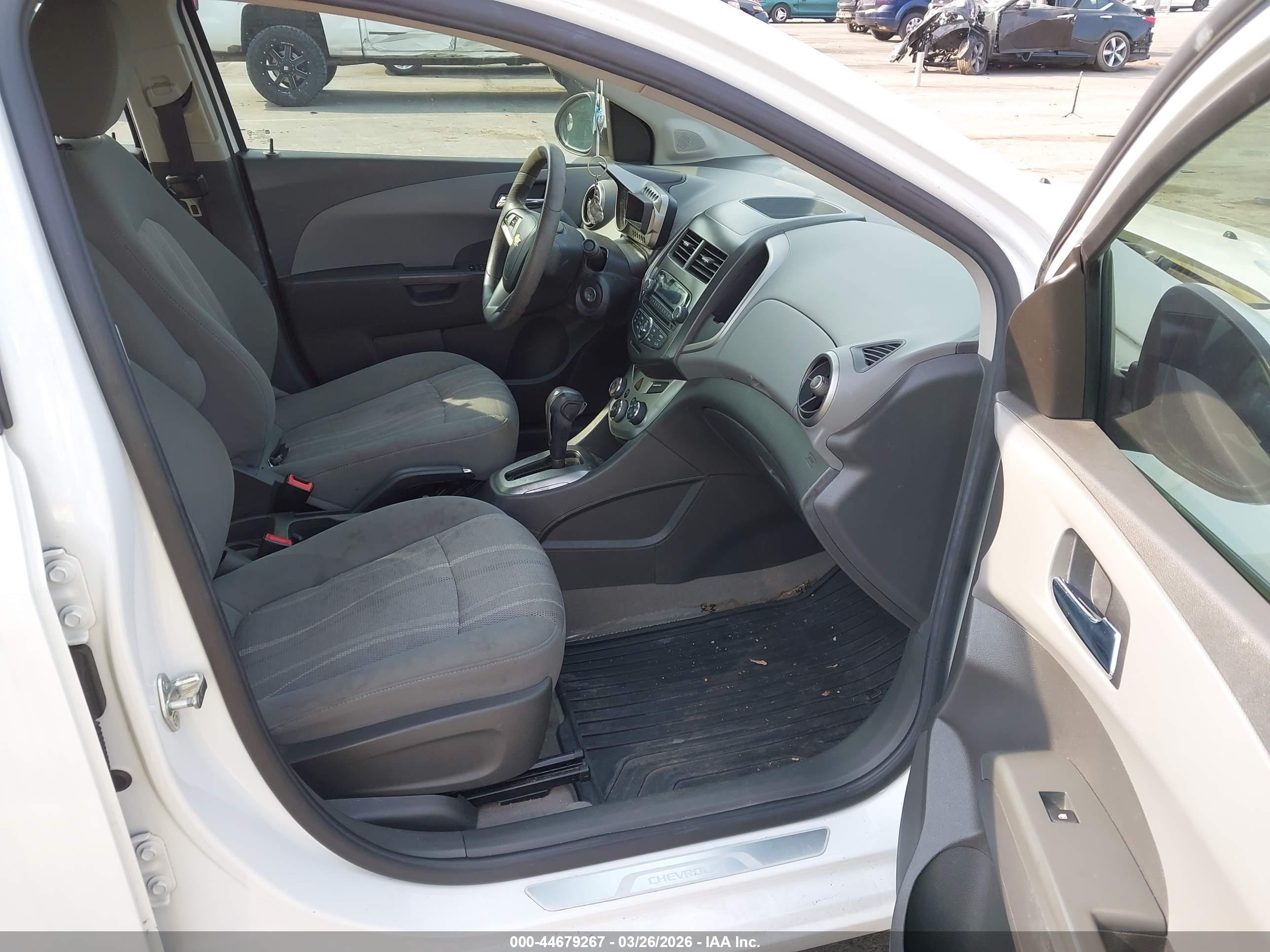 CHEVROLET SONIC image 5