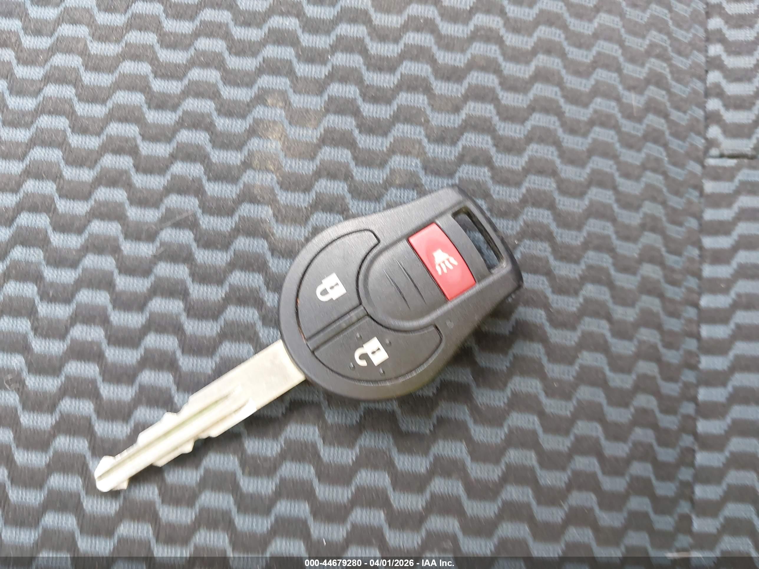 NISSAN VERSA image 11