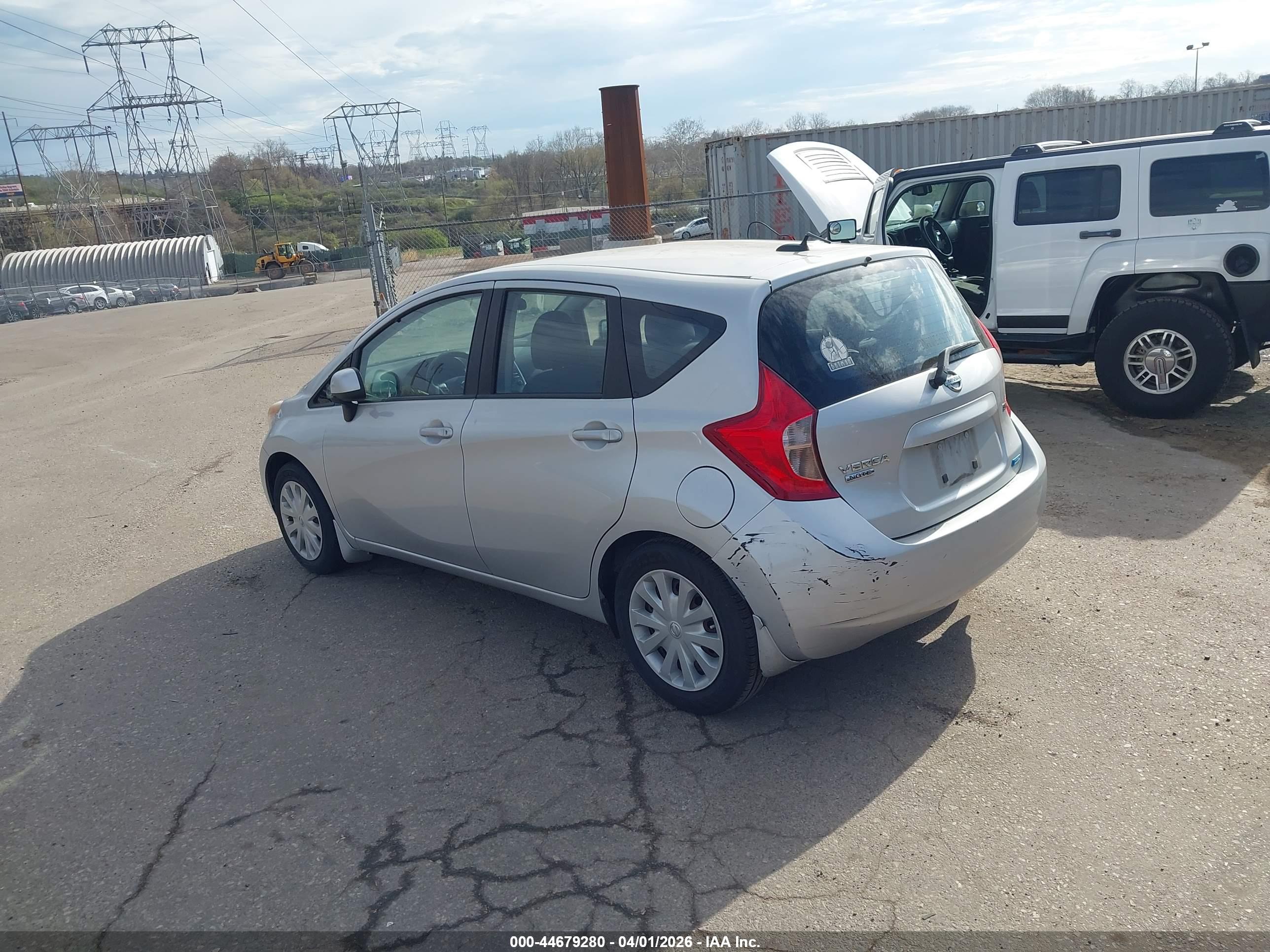 NISSAN VERSA image 3