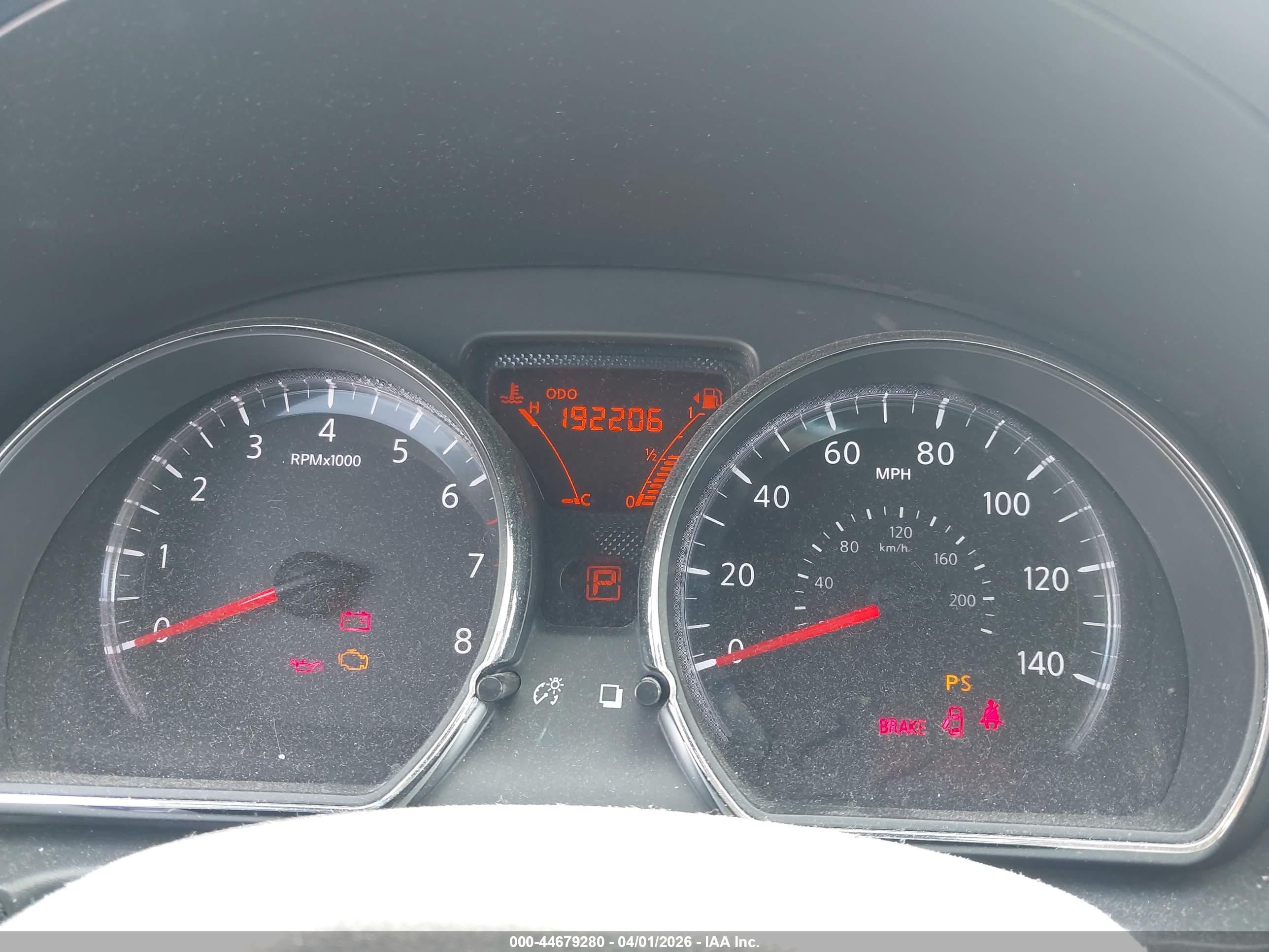 NISSAN VERSA image 7
