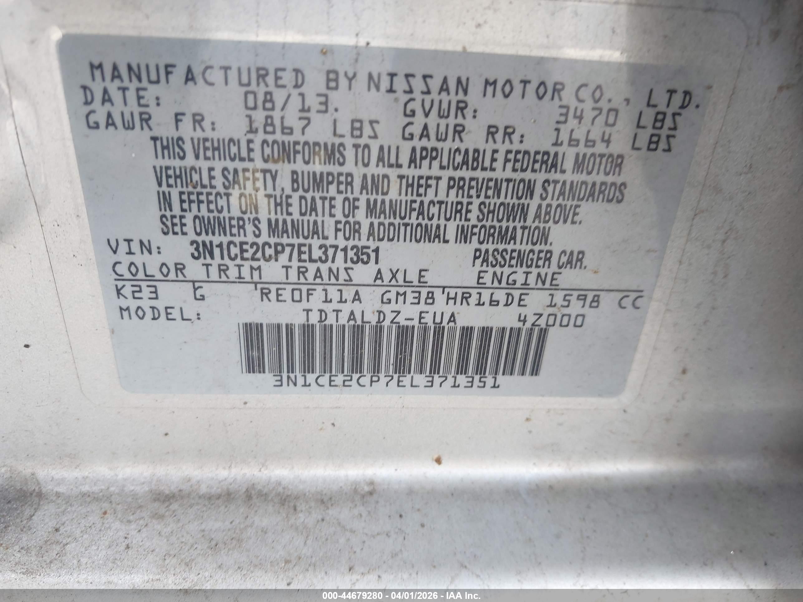NISSAN VERSA image 9