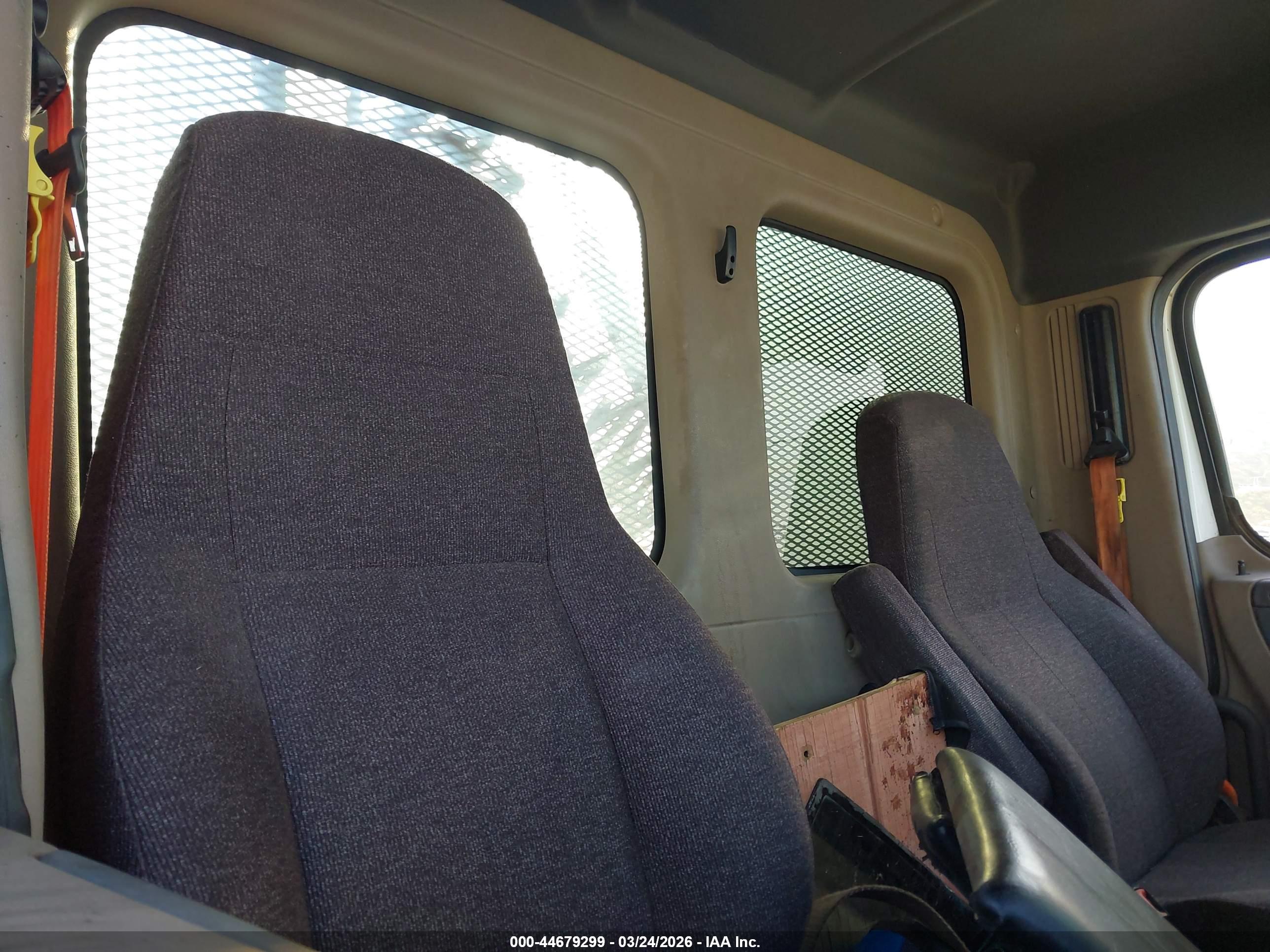 FREIGHTLINER CASCADIA image 7