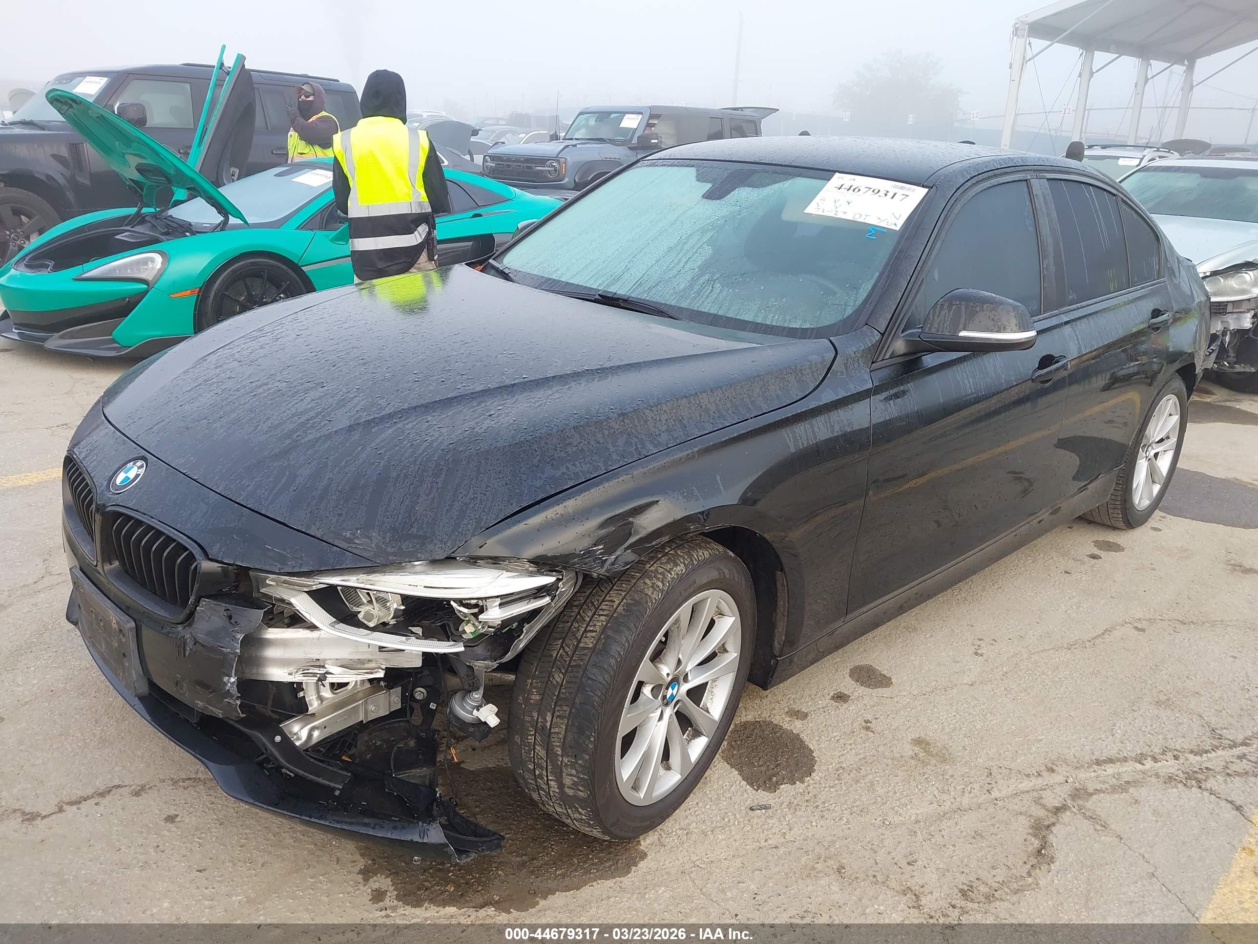 BMW 320I image 2