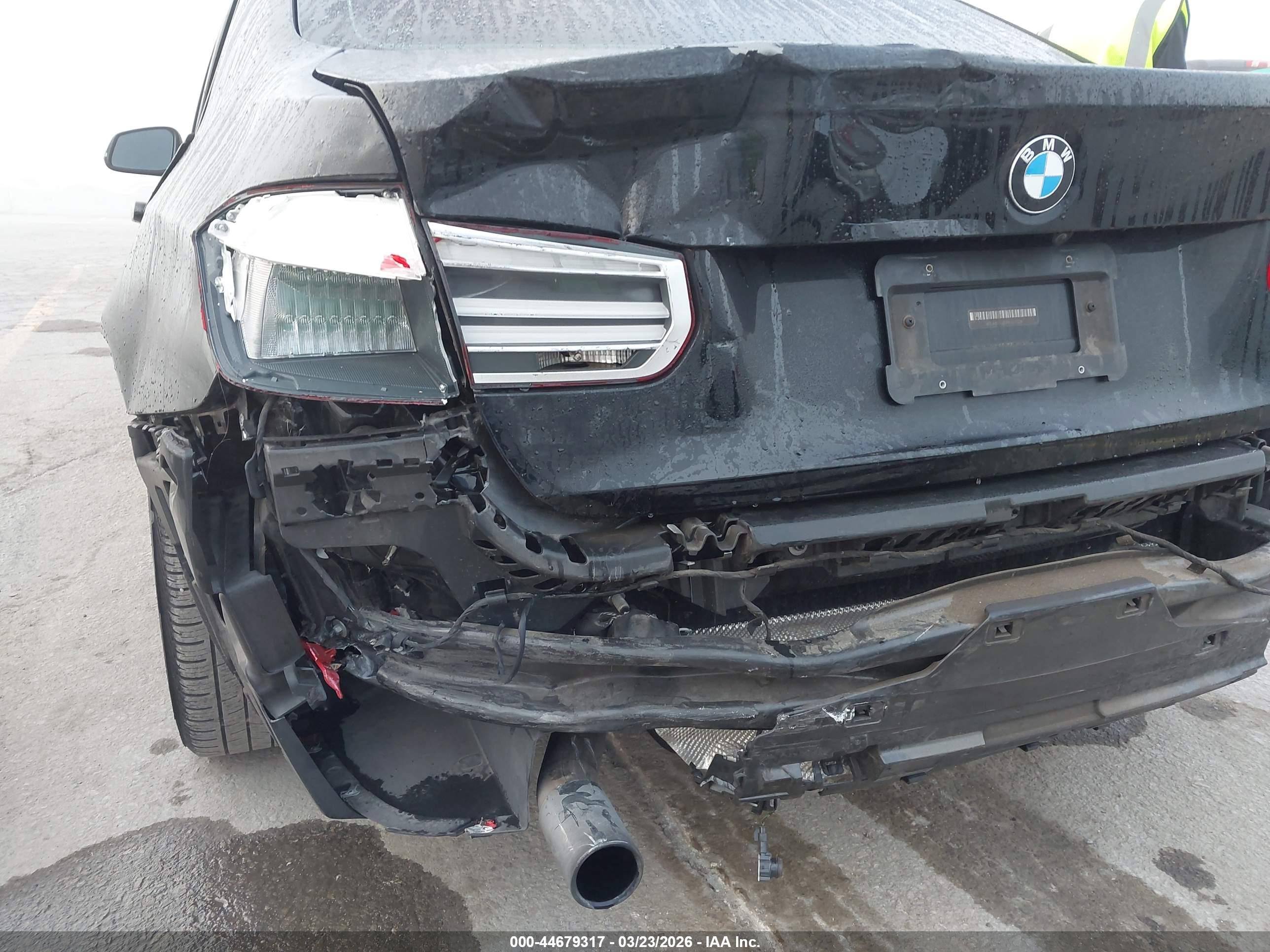 BMW 320I image 6