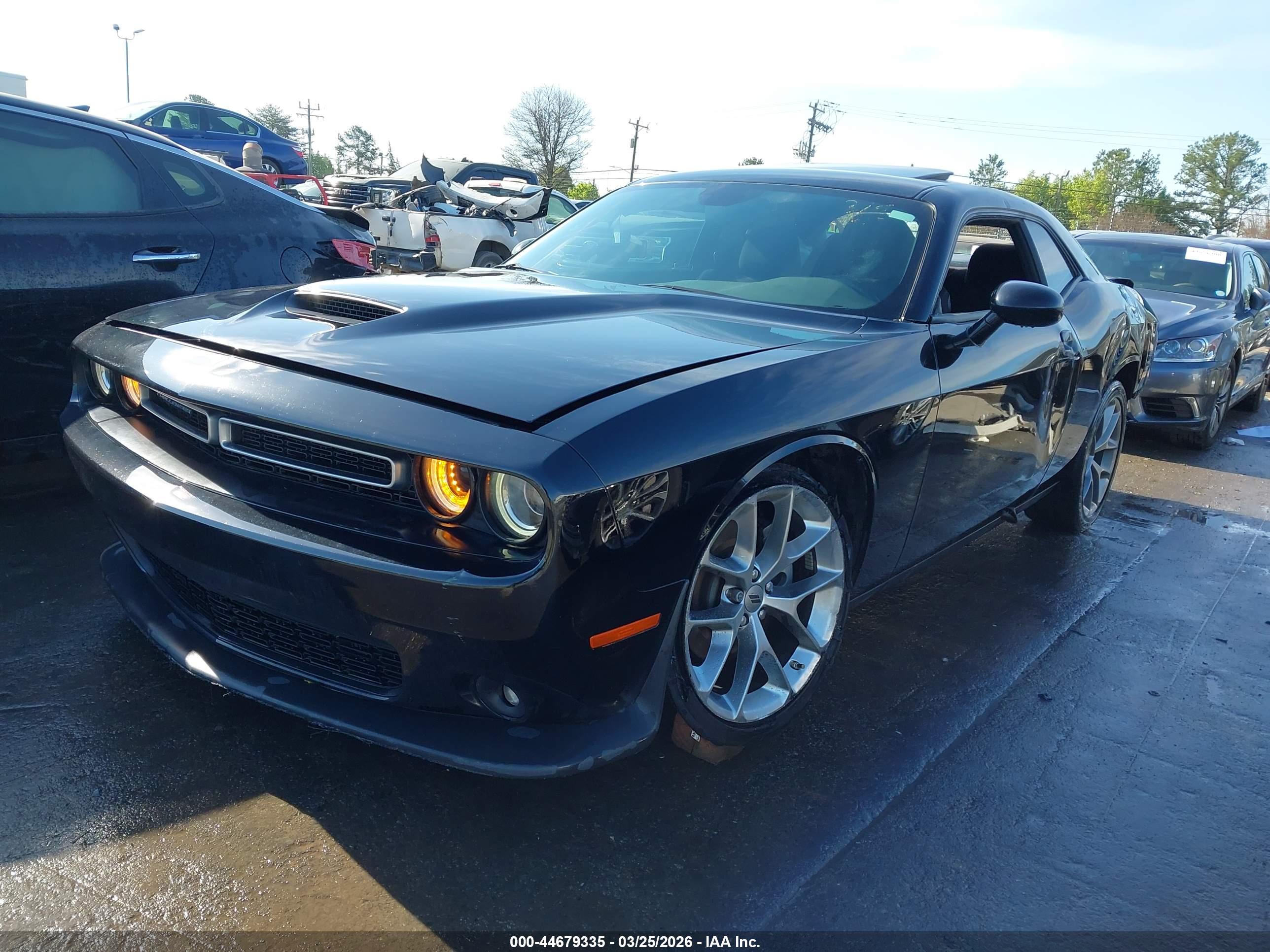 DODGE CHALLENGER image 2
