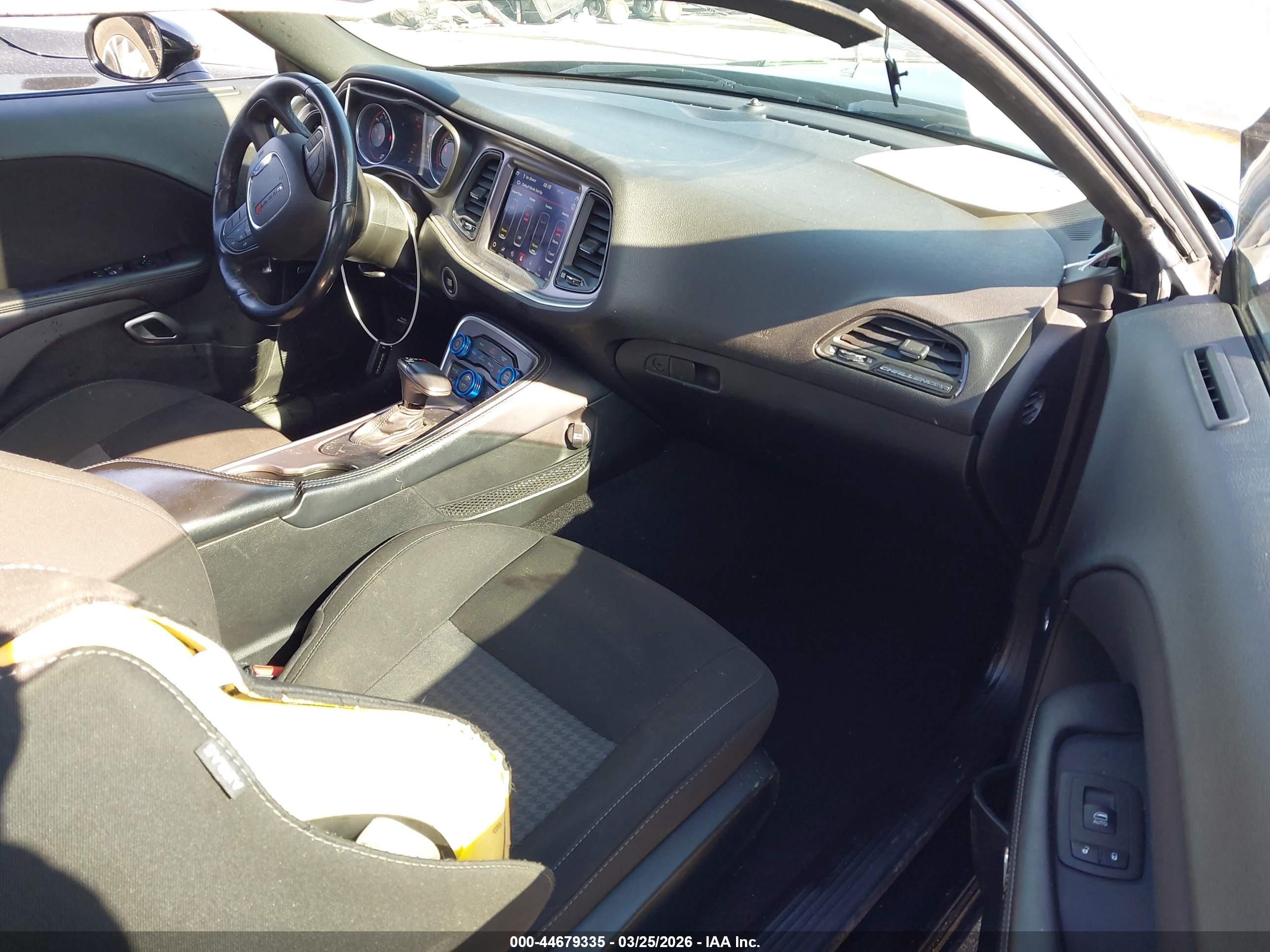 DODGE CHALLENGER image 5