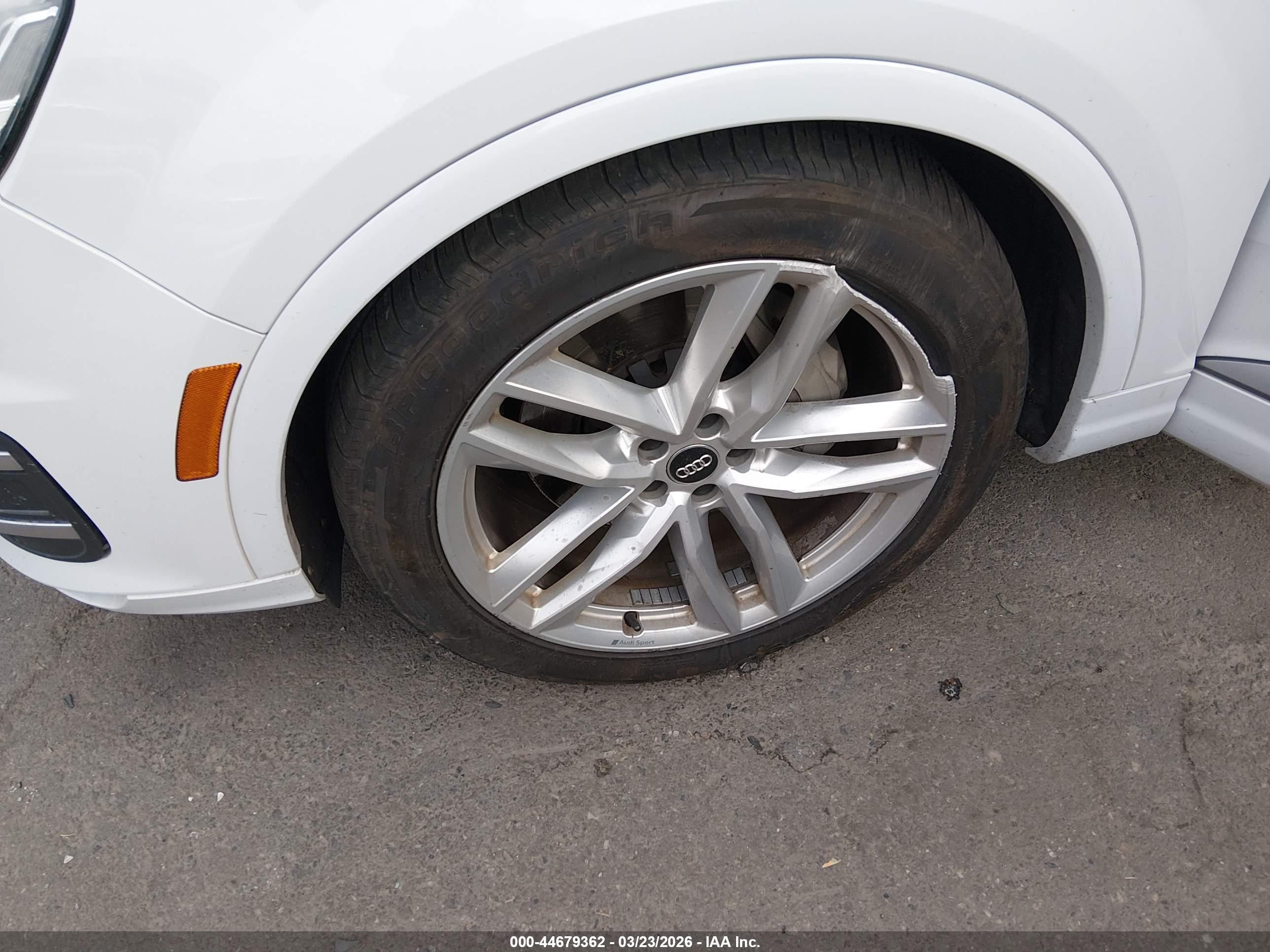 AUDI Q7 image 6